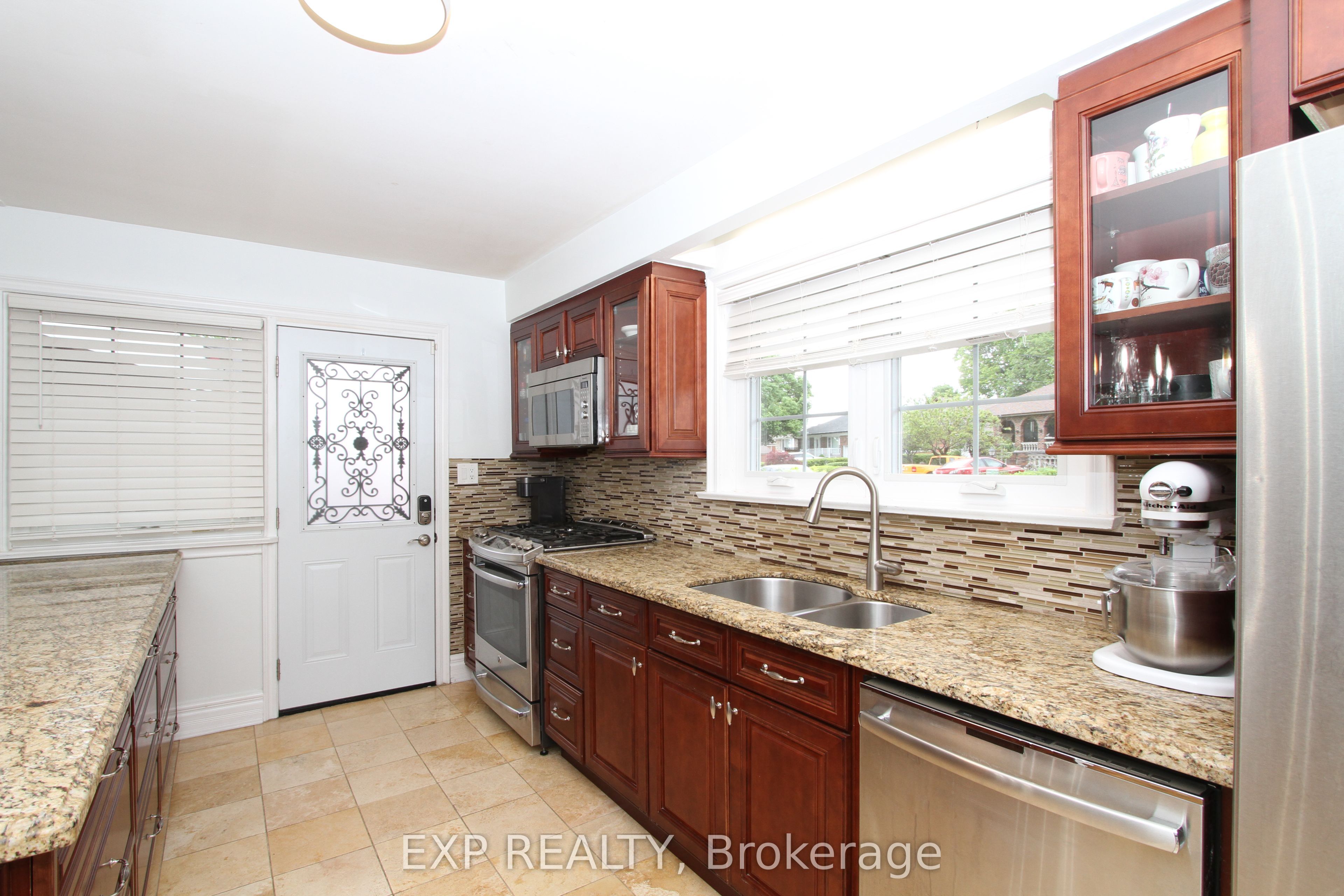 77 Letchworth Crescent, Toronto, ON M3M 1Z1 photo 4
