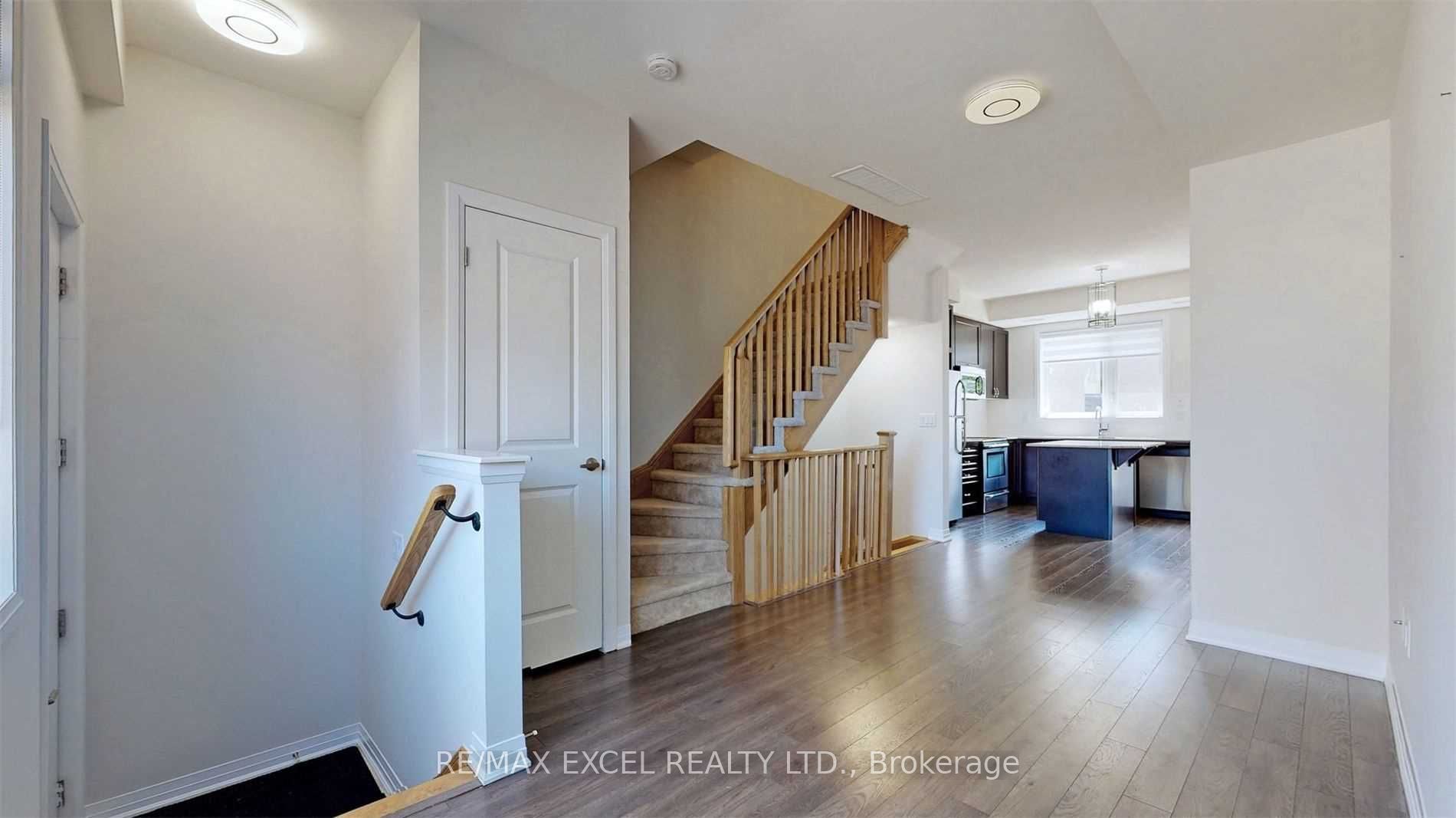 33 Thomas Mulholland Drive, Toronto, ON M3K 0B5 photo 5