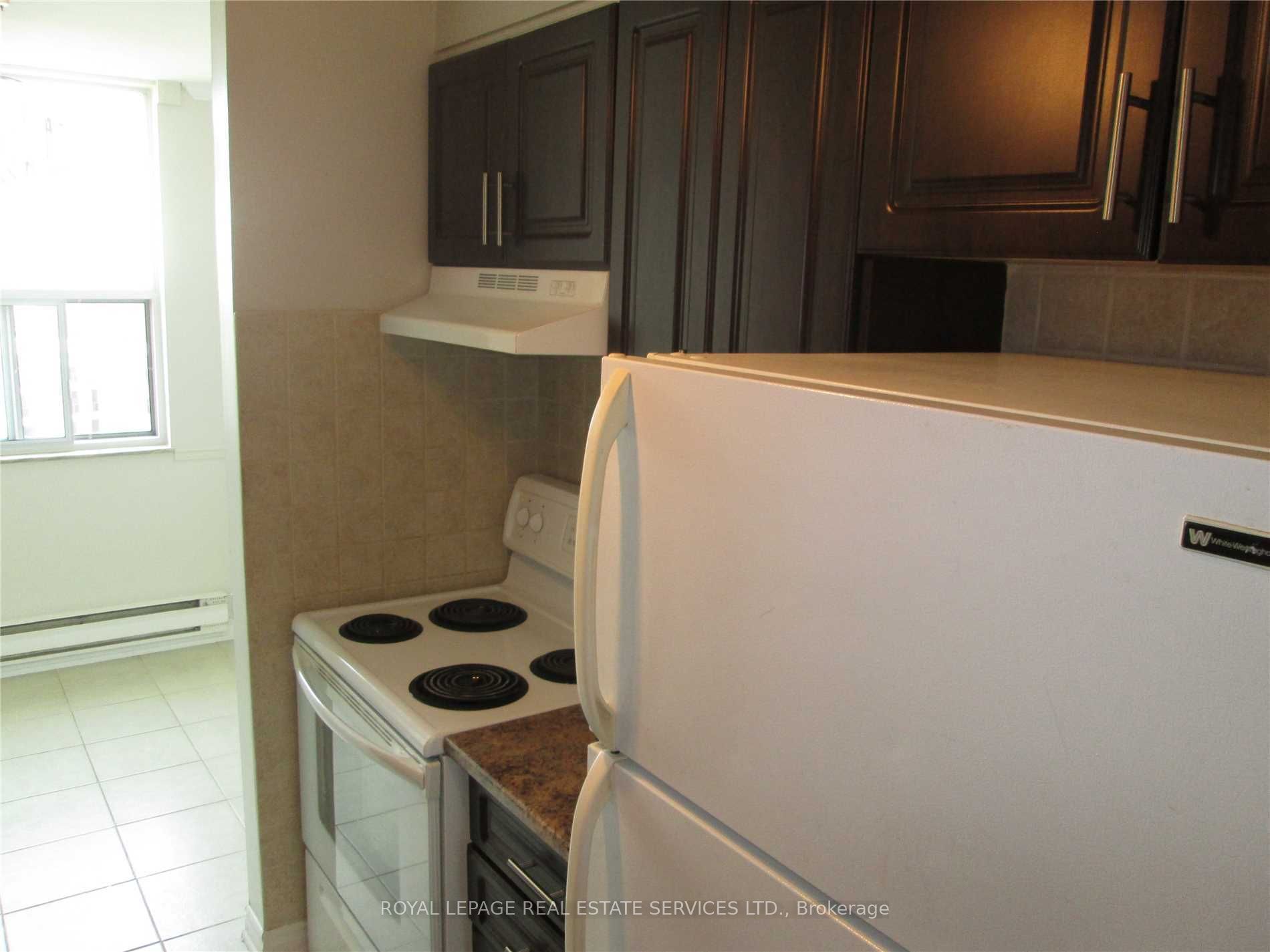 966 Inverhouse Drive 1510, Mississauga, ON L5J 4B6 photo 4