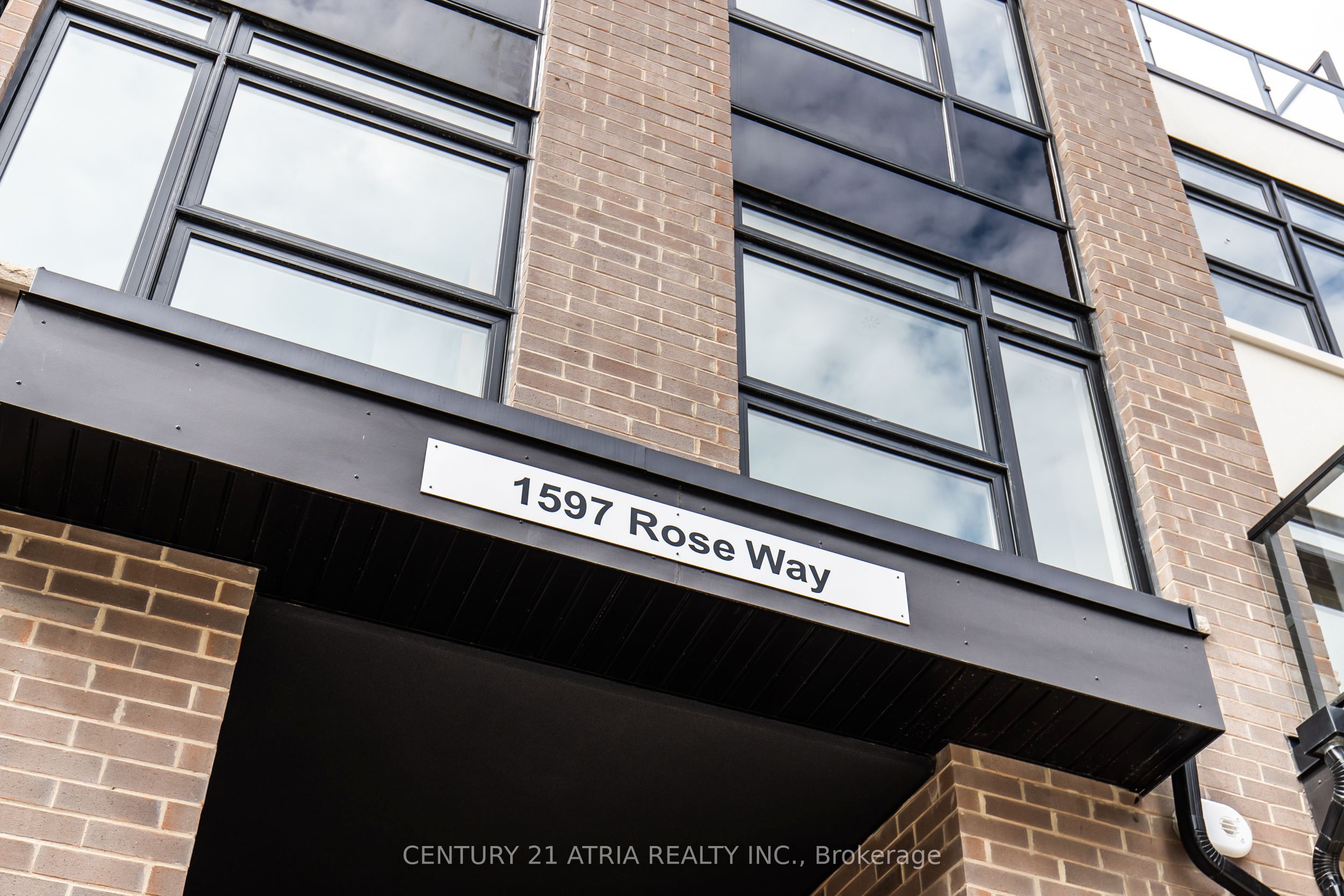 1597 Rose Way 112, Milton, ON L9E 1N4 photo 4
