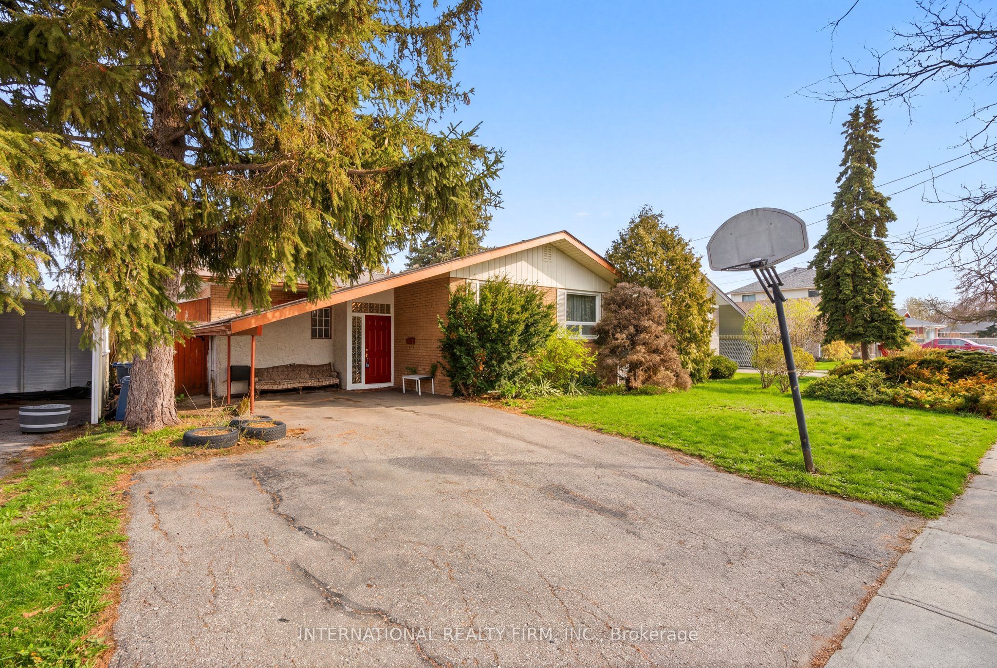 84 Hadrian Drive, Toronto, ON M9W 1V4 photo 2