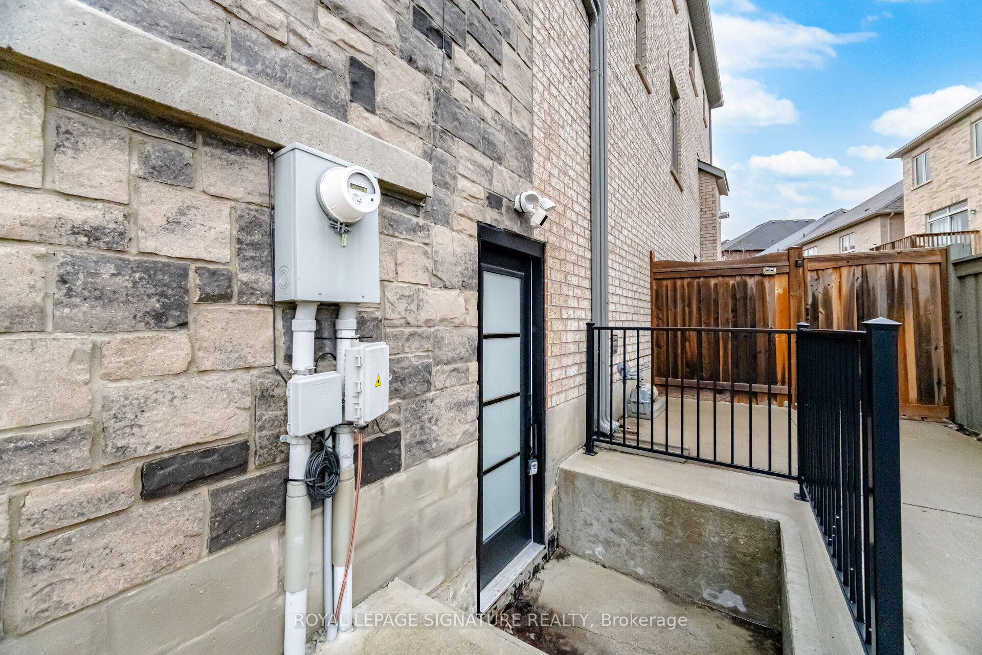 91 Roulette Crescent 2, Brampton, ON L7A 4R5 photo 4