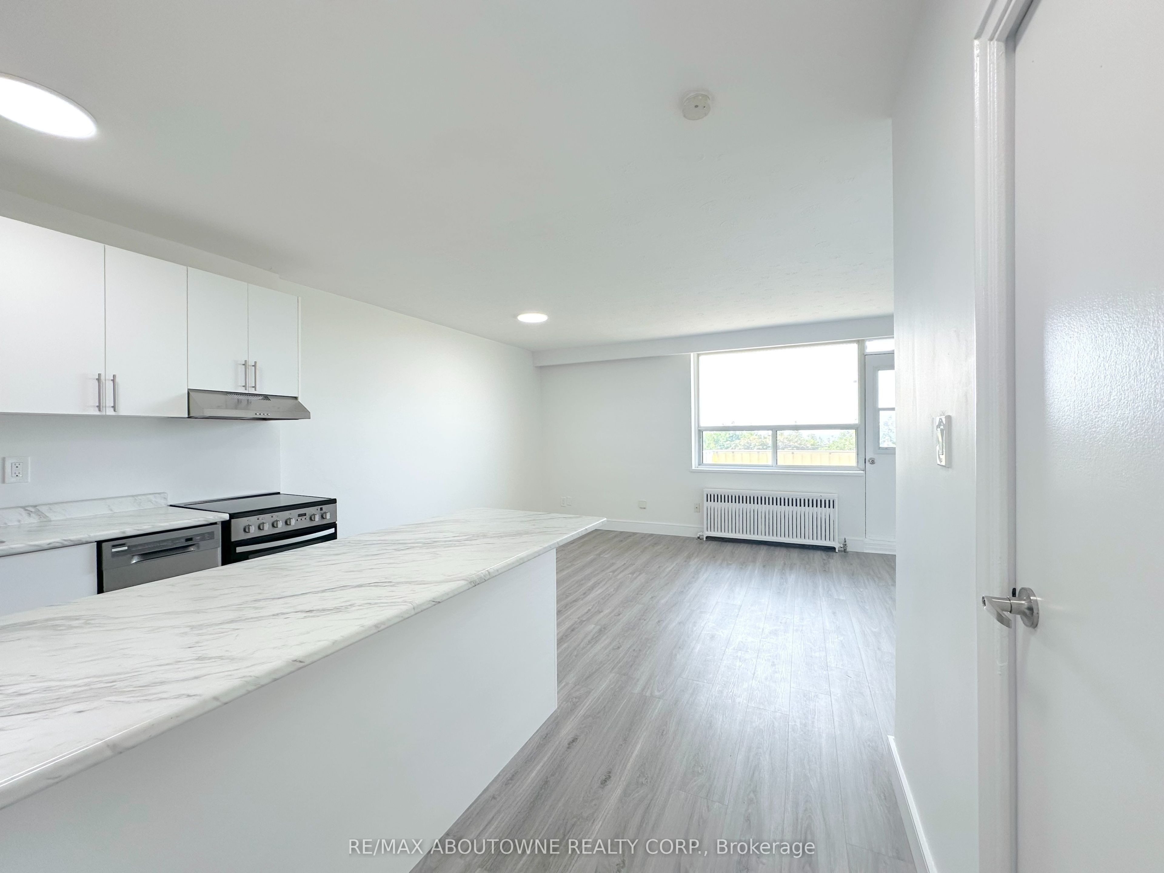 79 Jameson Avenue 303, Toronto, ON M6K 2V3