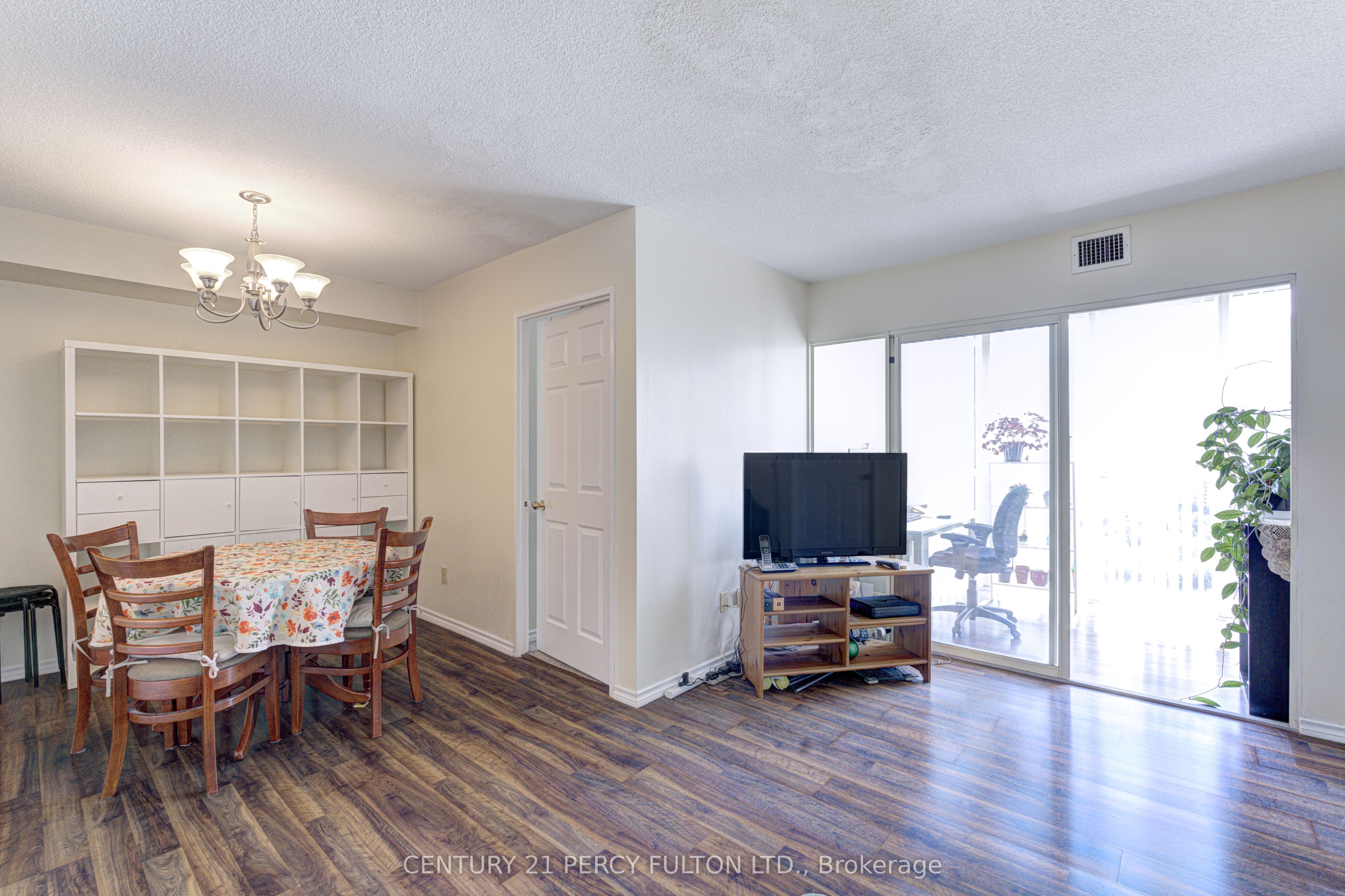 285 Enfield Place 2006, Mississauga, ON L5B 3Y6