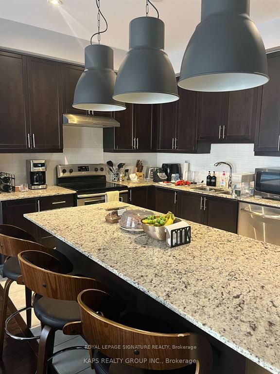 165 Hampshire Way 64, Milton, ON L9T 8M7 photo 3