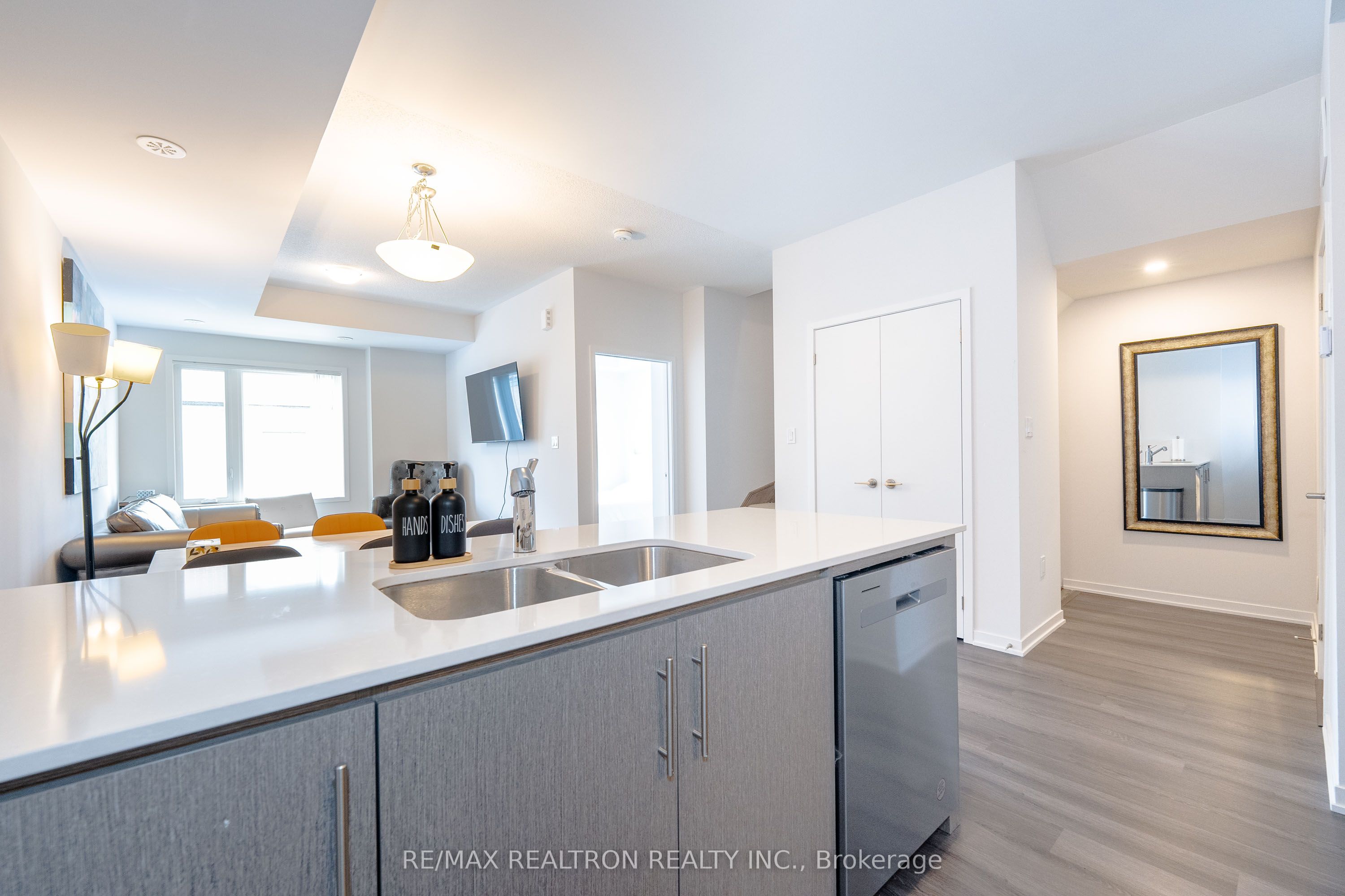 10 Lloyd Janes Lane 187, Toronto, ON M8V 0J5 photo 5