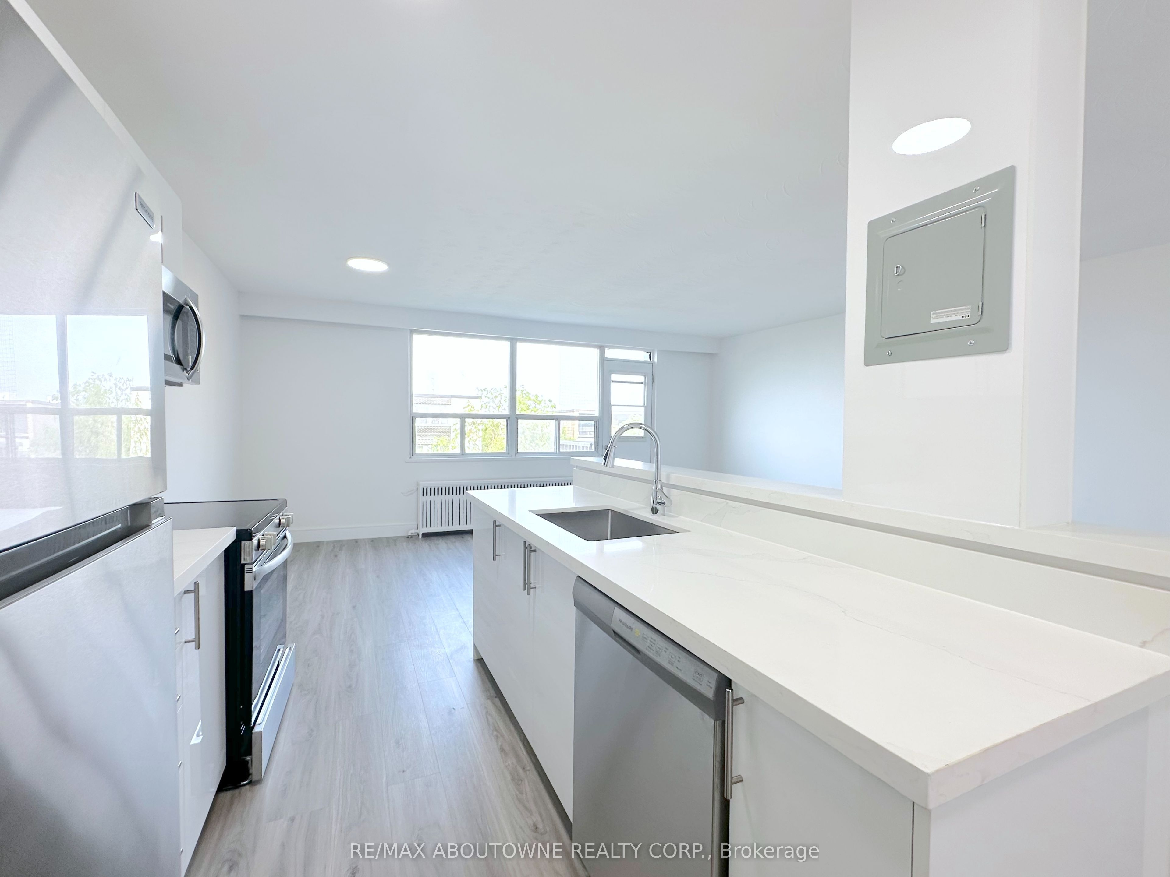 79 Jameson Avenue 716, Toronto, ON M6K 2V3 photo 2