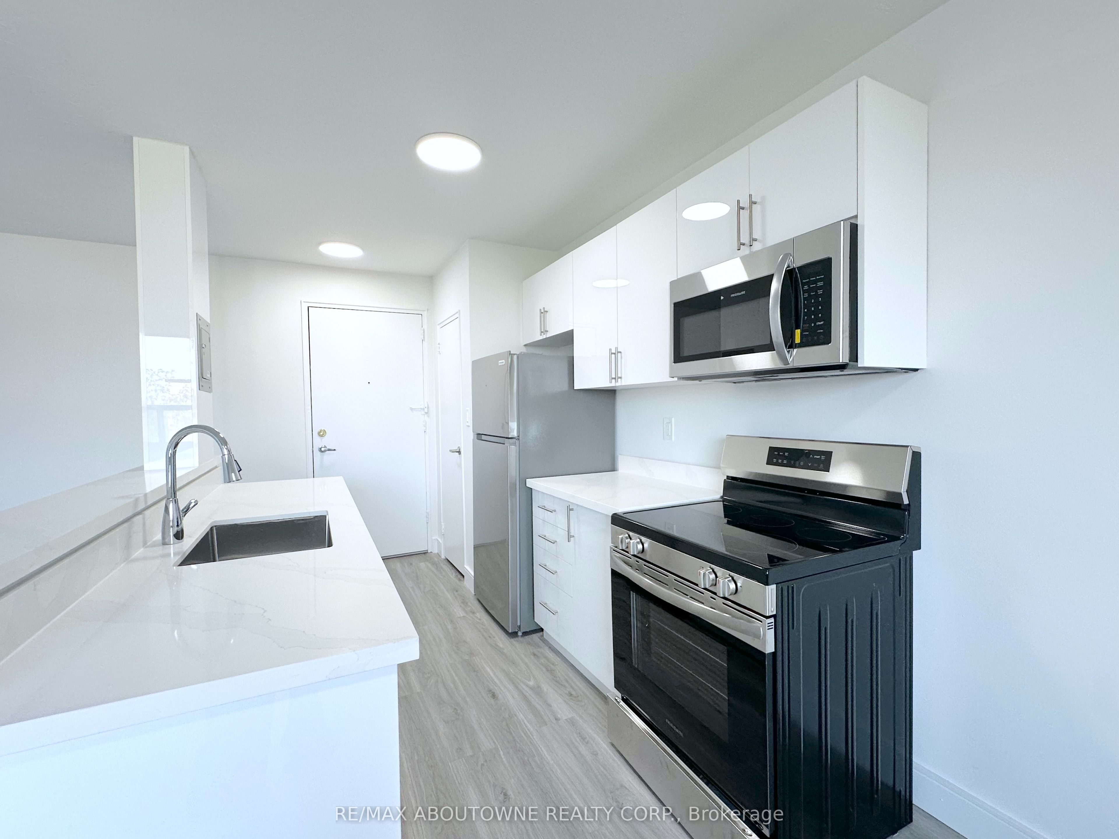 79 Jameson Avenue 716, Toronto, ON M6K 2V3 photo 4