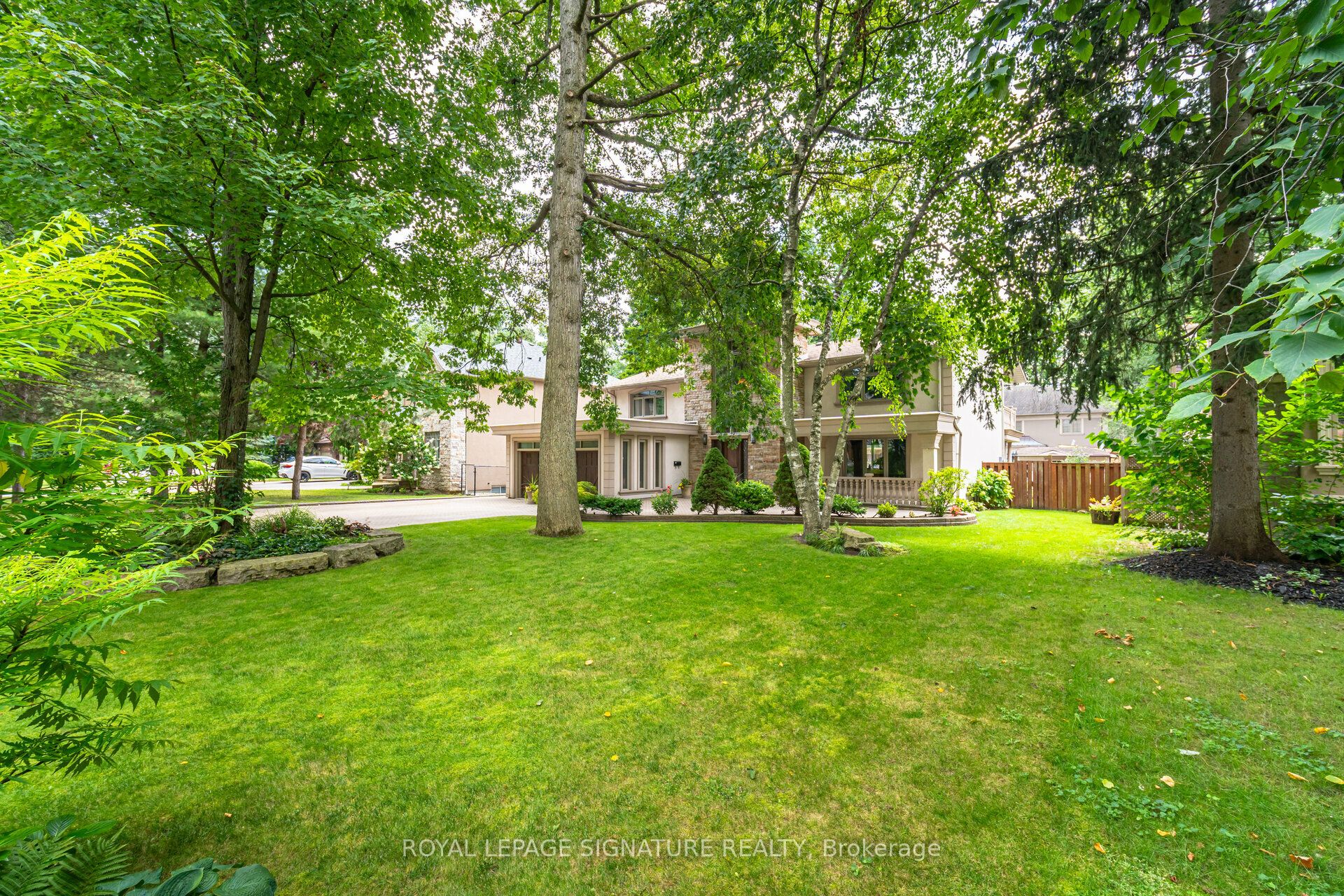 2130 Autumn Breeze Drive N, Mississauga, ON L5B 1R4 photo 3