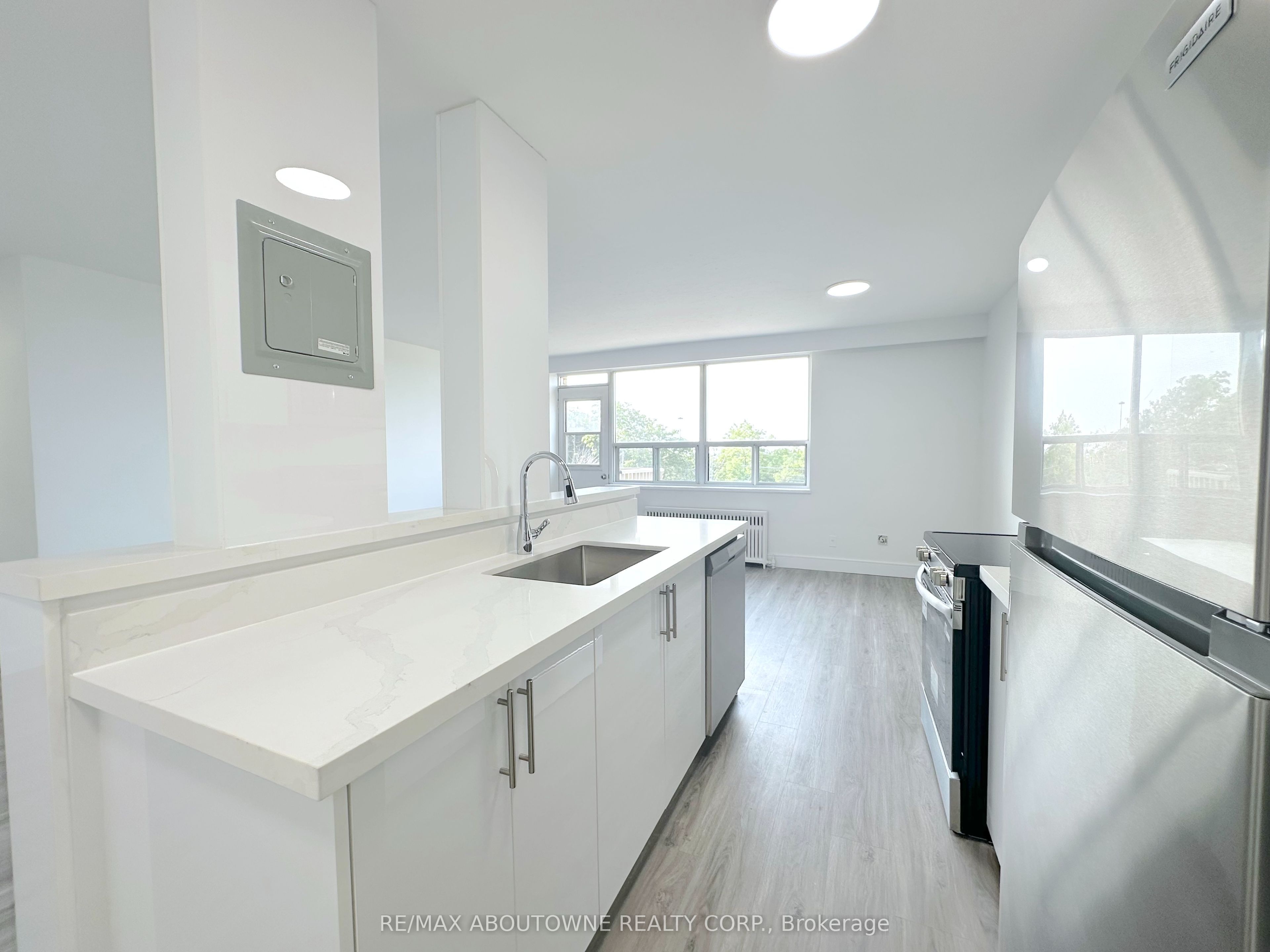 79 Jameson Avenue 301, Toronto, ON M6K 2V3 photo 2