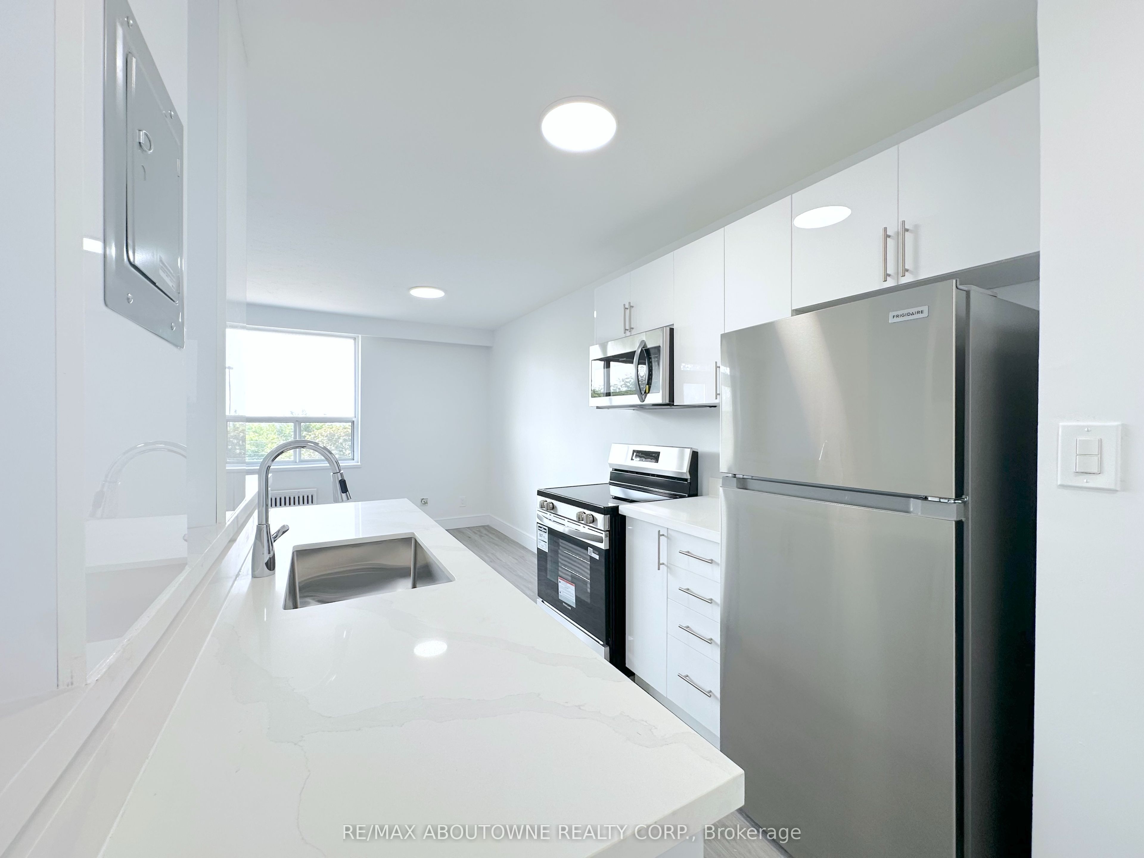 79 Jameson Avenue 301, Toronto, ON M6K 2V3 photo 3