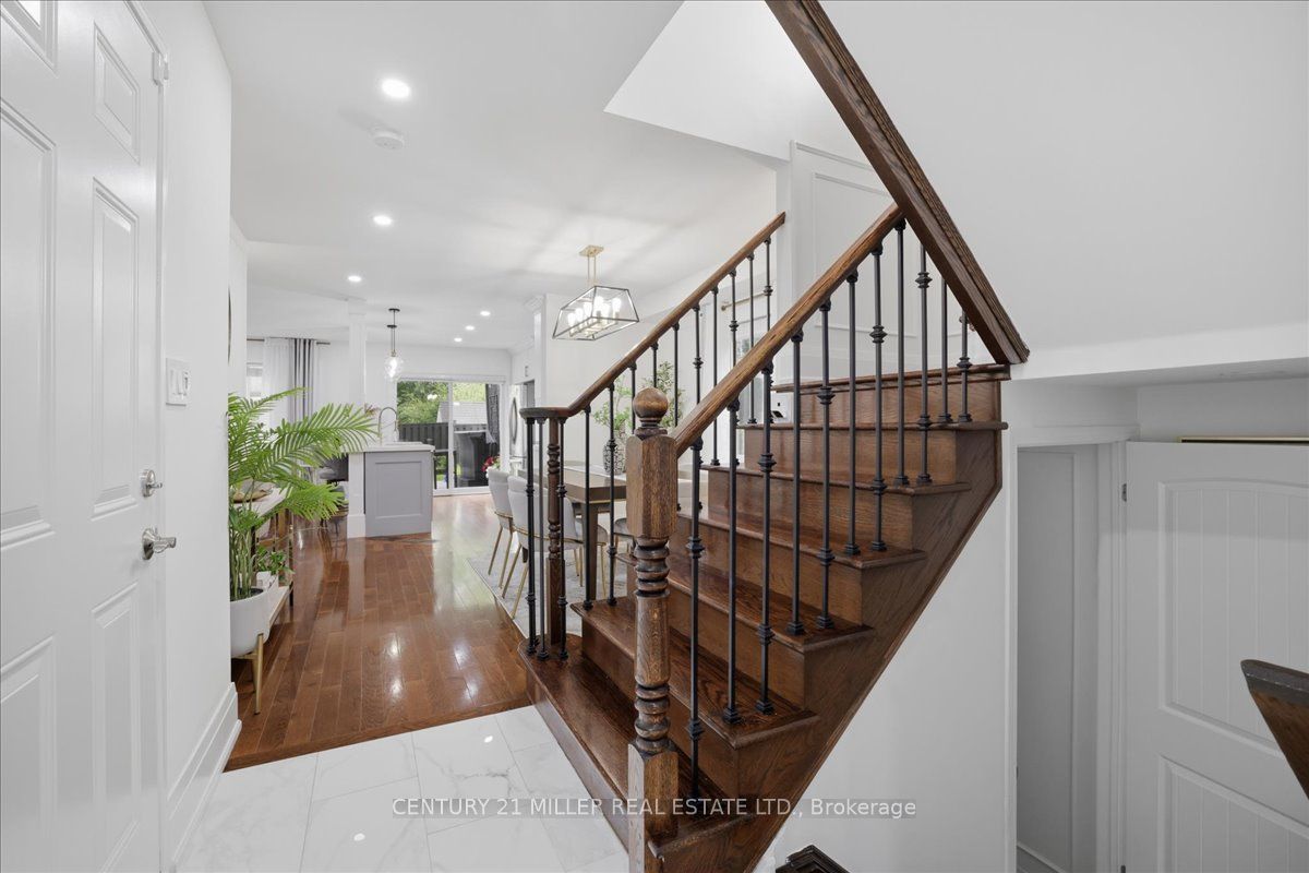 3085 Cardross Court, Oakville, ON L6M 5H4 photo 4