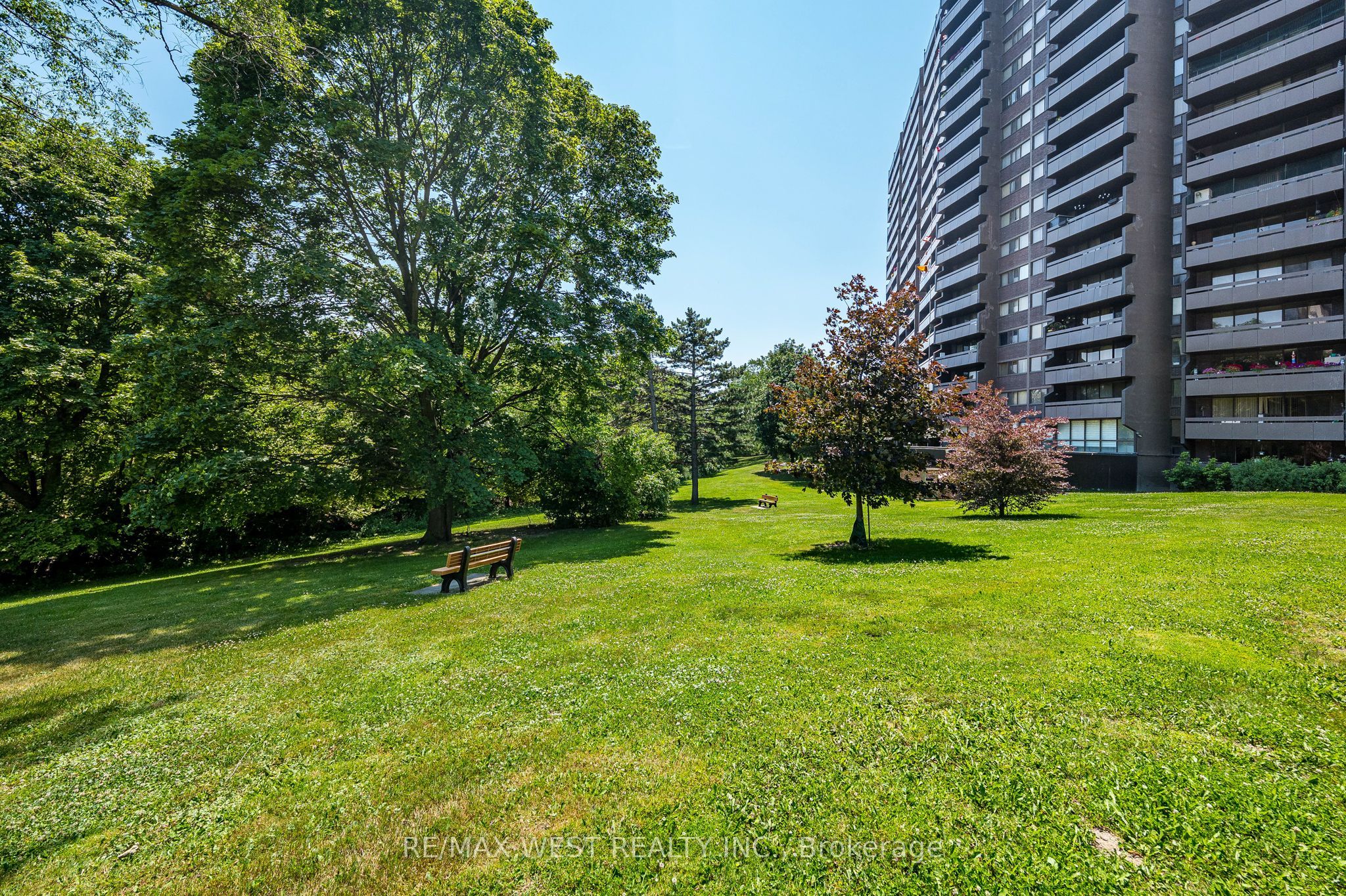 11 Wincott Drive 1104, Toronto, ON M9R 2R9 photo 3