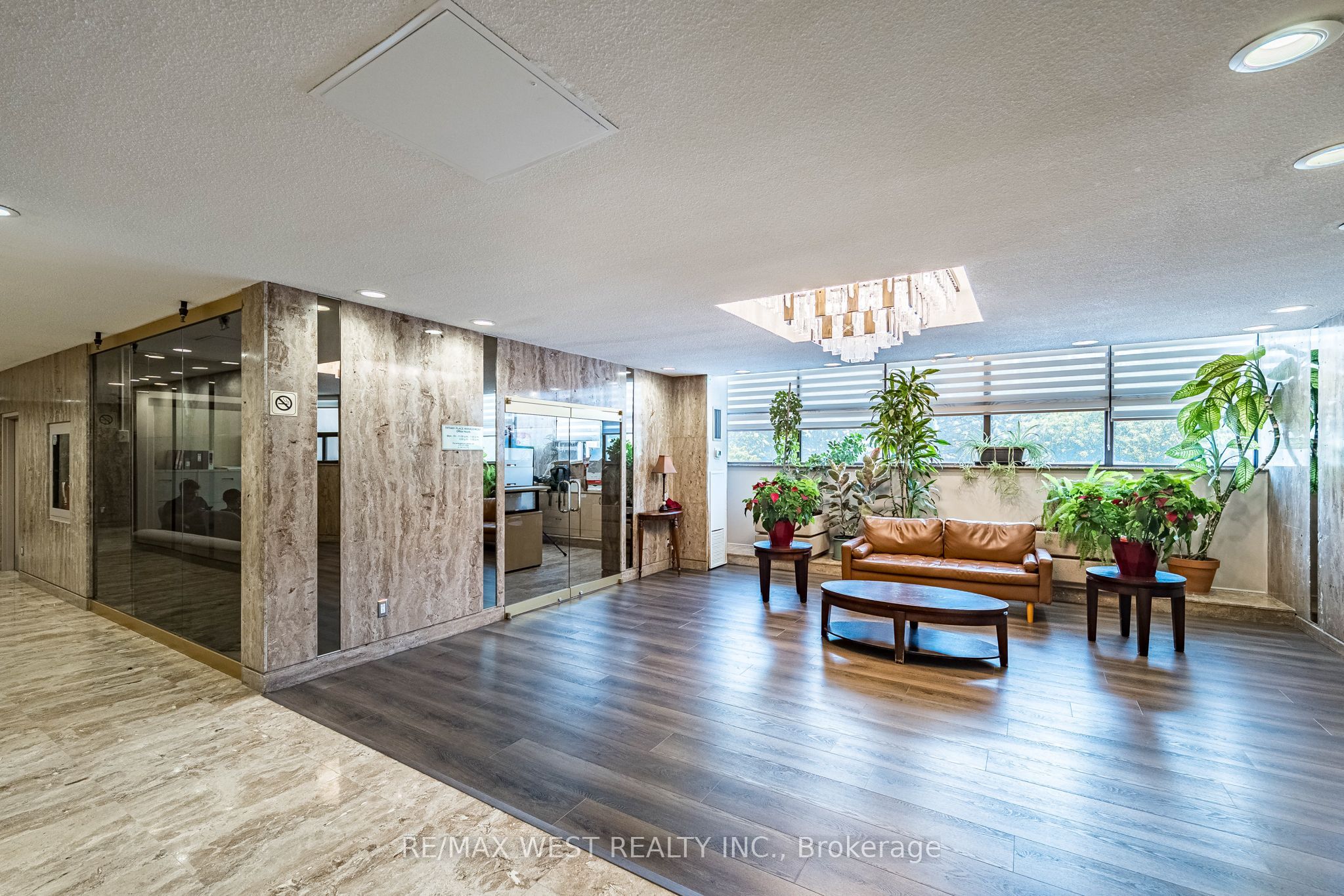 11 Wincott Drive 1104, Toronto, ON M9R 2R9 photo 4