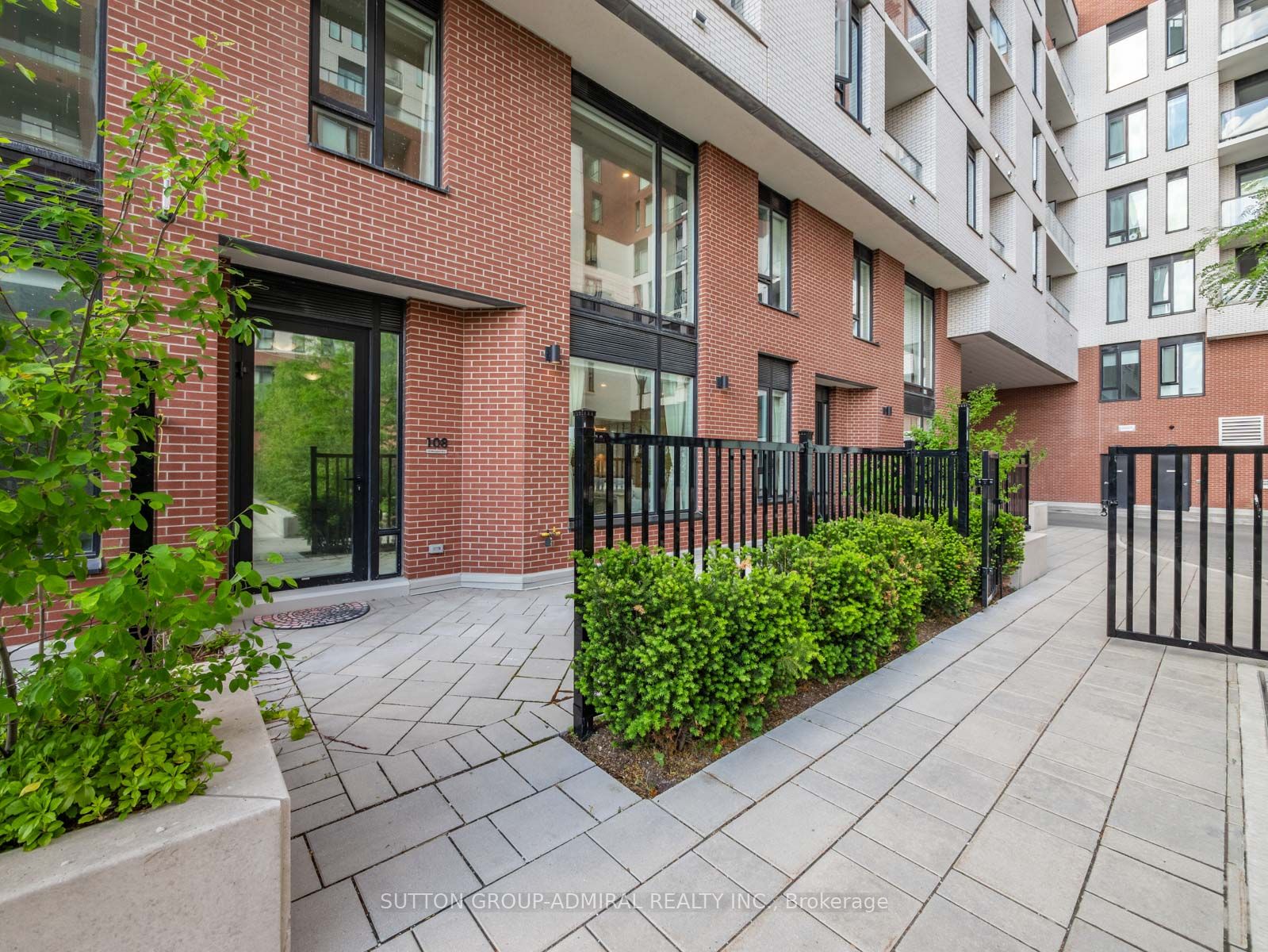 15 Maryport Avenue 108, Toronto, ON M3M 0E2
