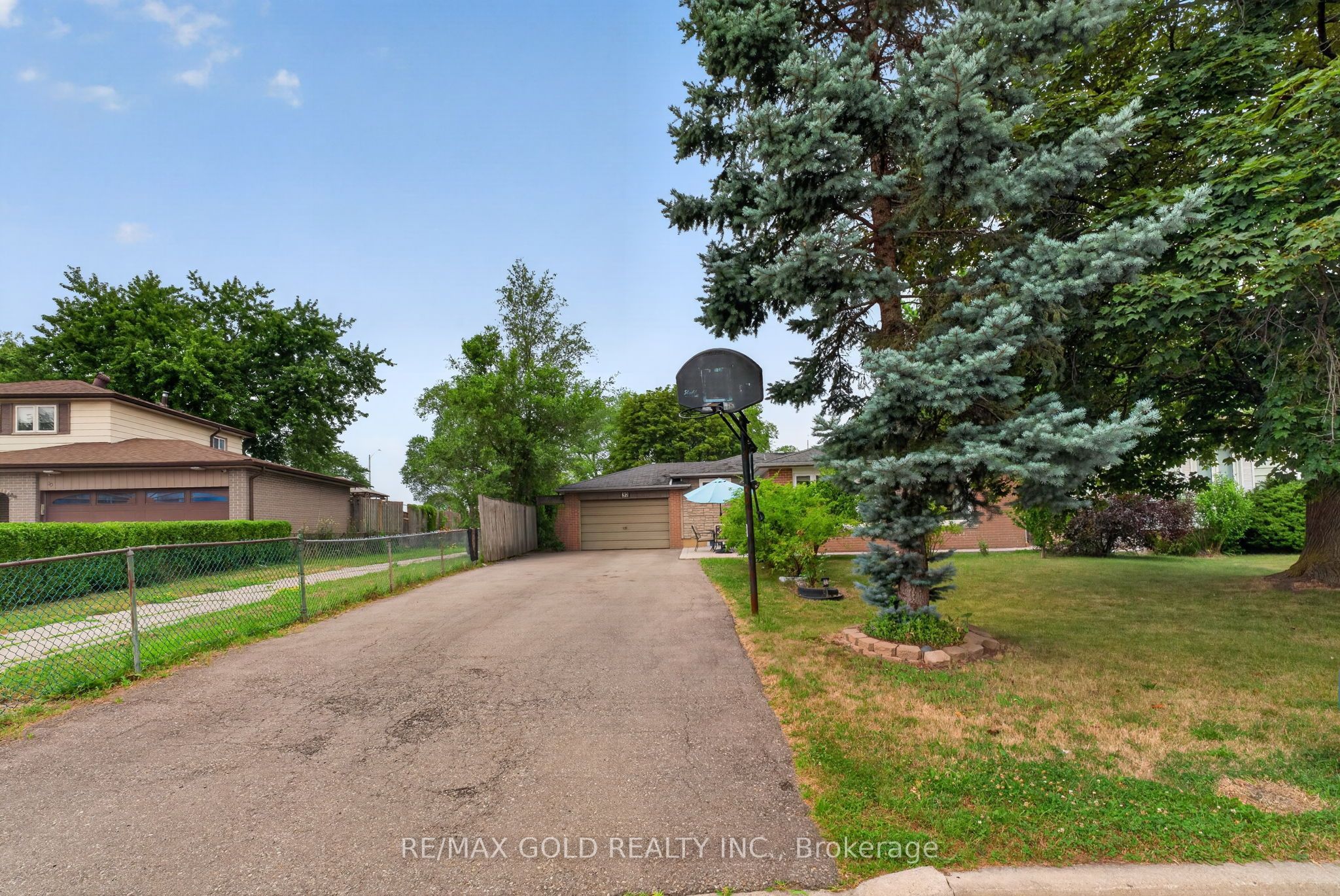 32 Dunblaine Crescent, Brampton, ON L6T 3H2 photo 3