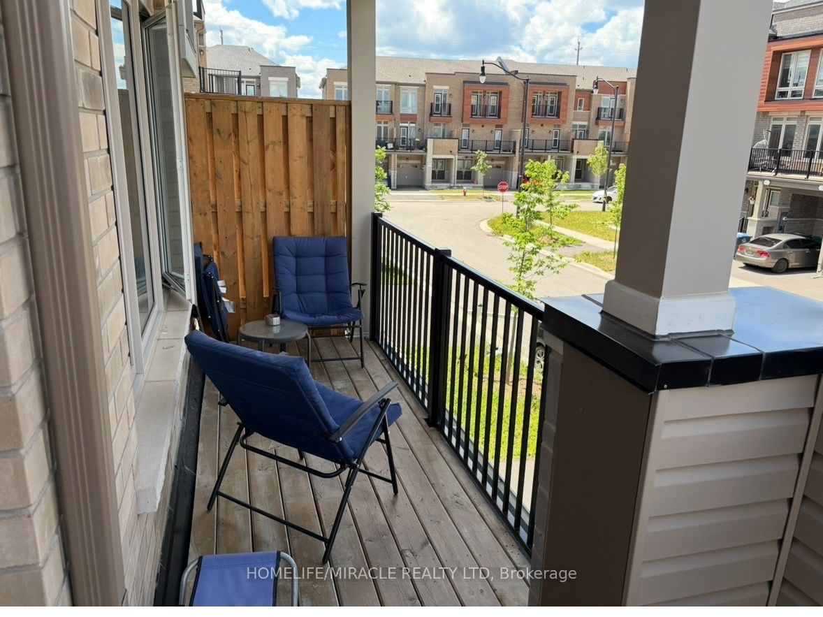 23 Arrowview Drive, Brampton, ON L7A 5H6 photo 4