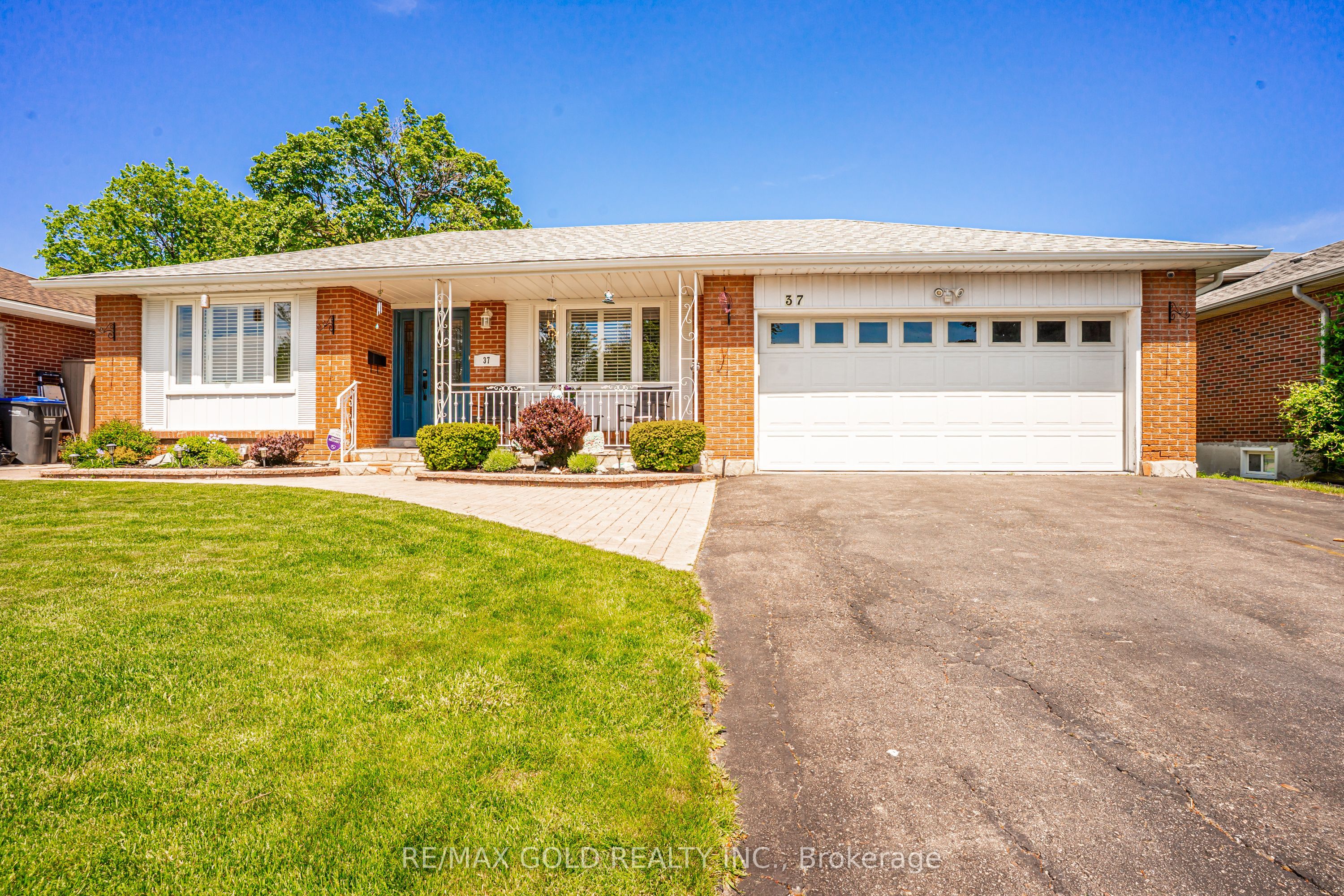 37 Devonshire Drive, Brampton, ON L6T 3G5 photo 4