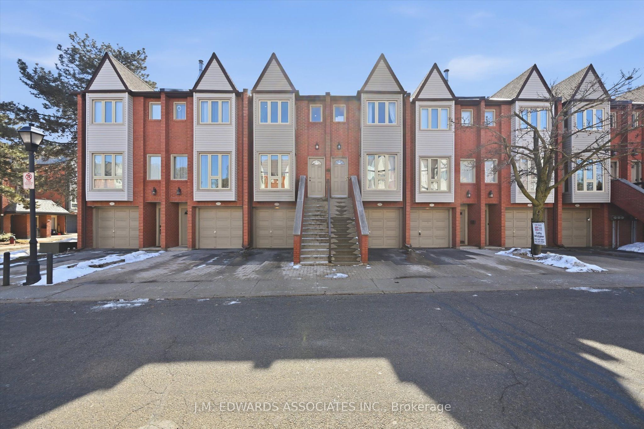 895 Maple Avenue 215, Burlington, ON L7S 2H7