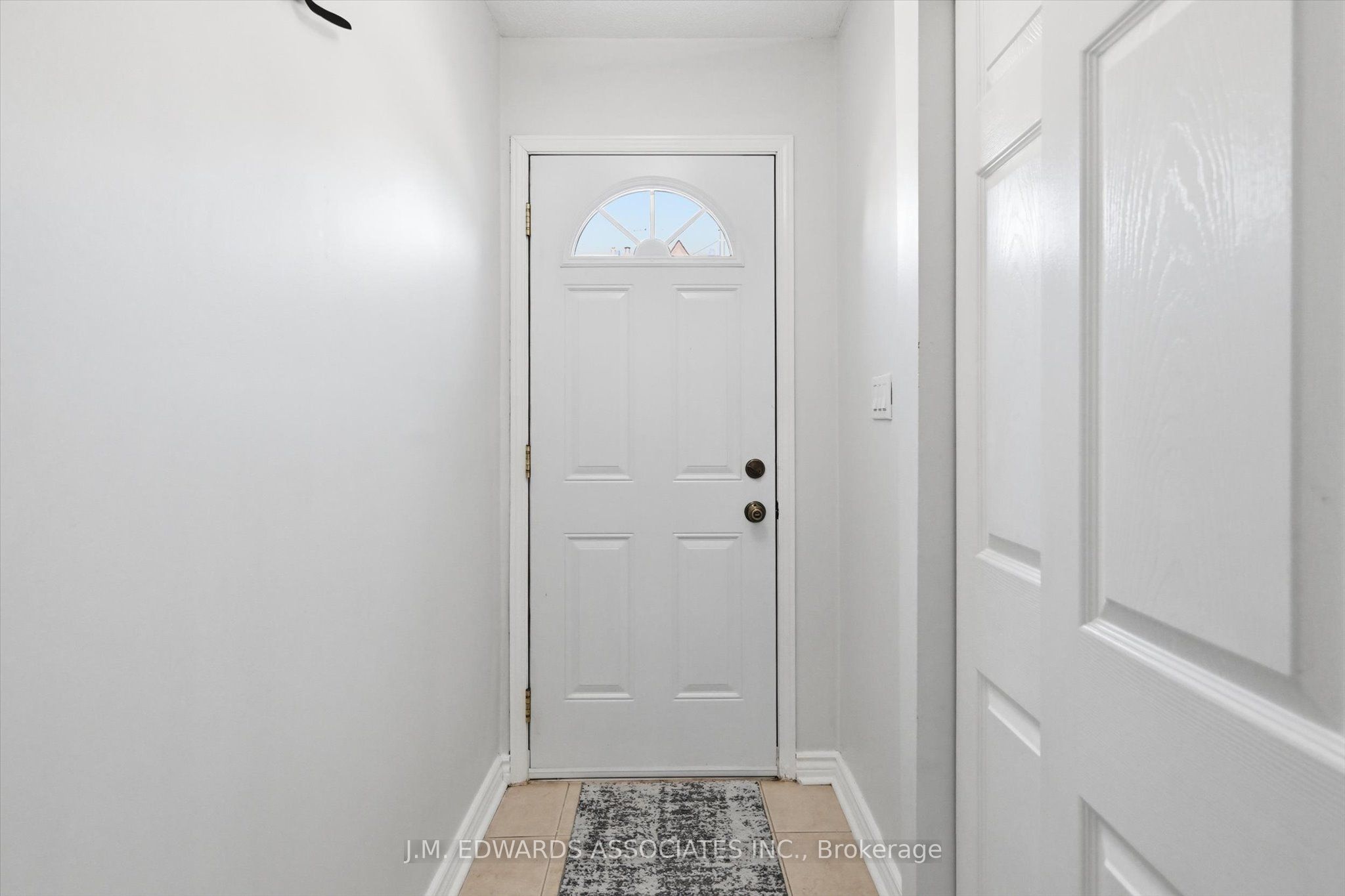 895 Maple Avenue 215, Burlington, ON L7S 2H7 photo 3
