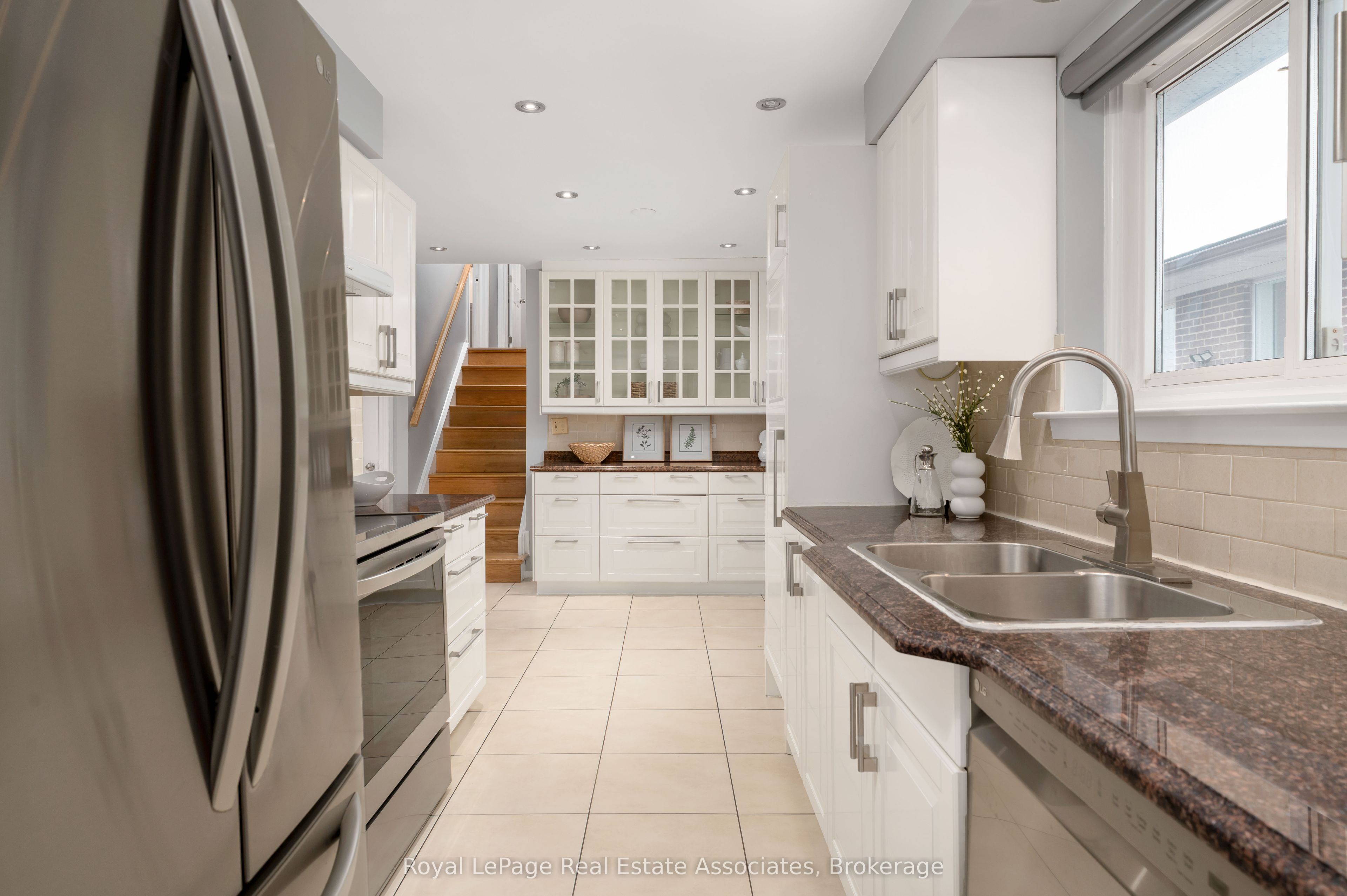 12 Anchor Drive, Toronto, ON M3L 2A6 photo 3