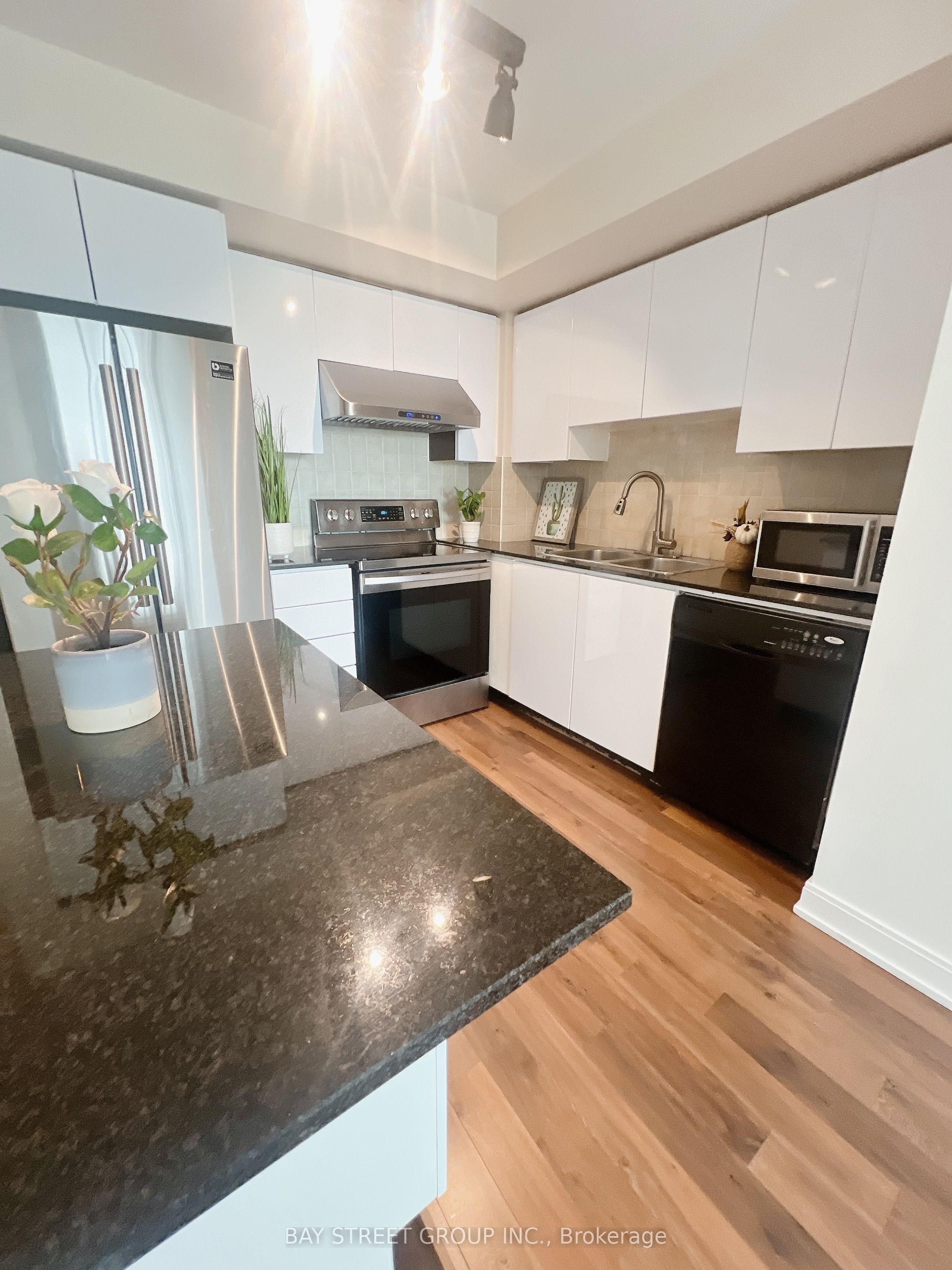 25 Viking Lane 956, Toronto, ON M9B 0A1 photo 5