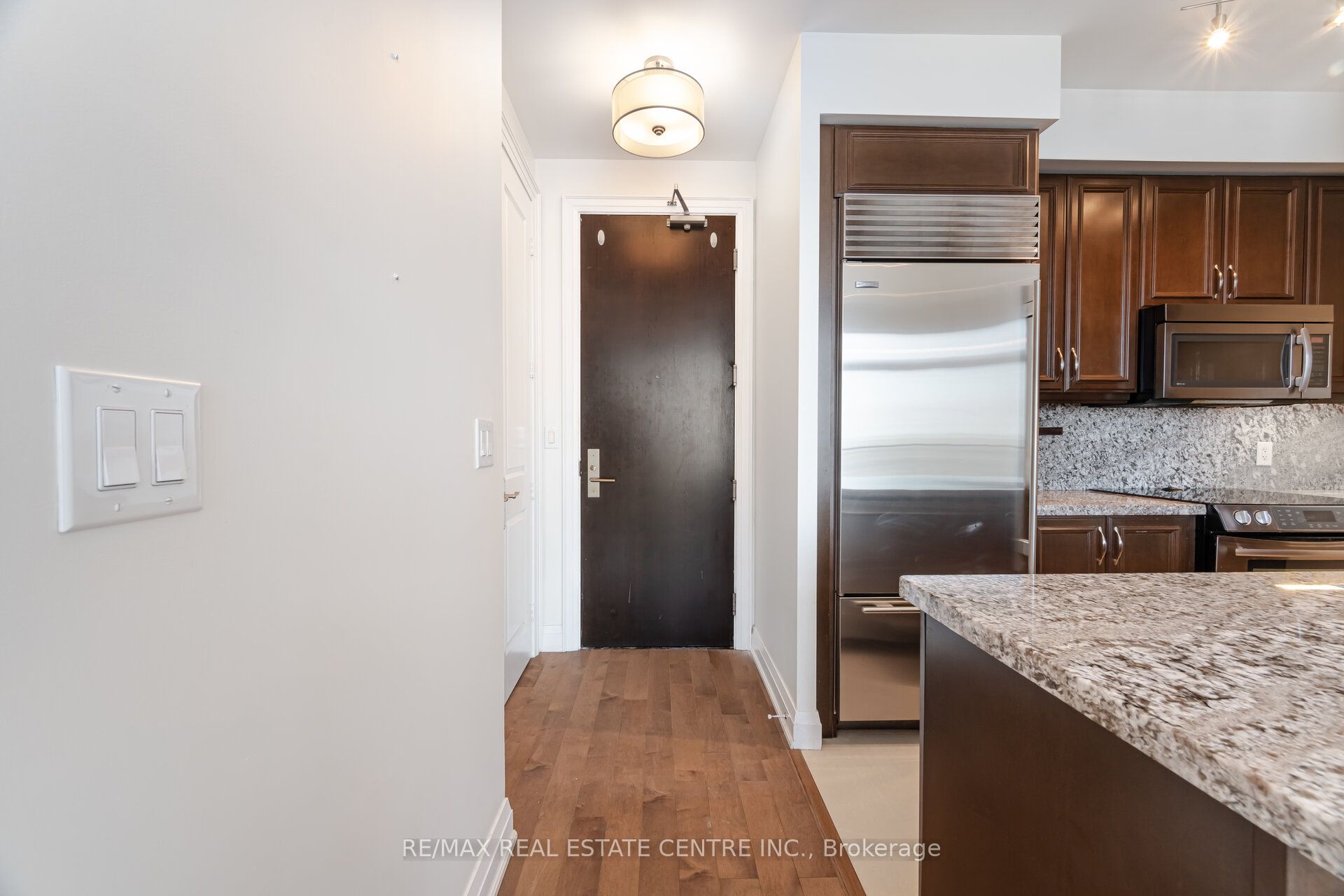 50 Absolute Avenue LPH8, Mississauga, ON L4Z 0A9 photo 3