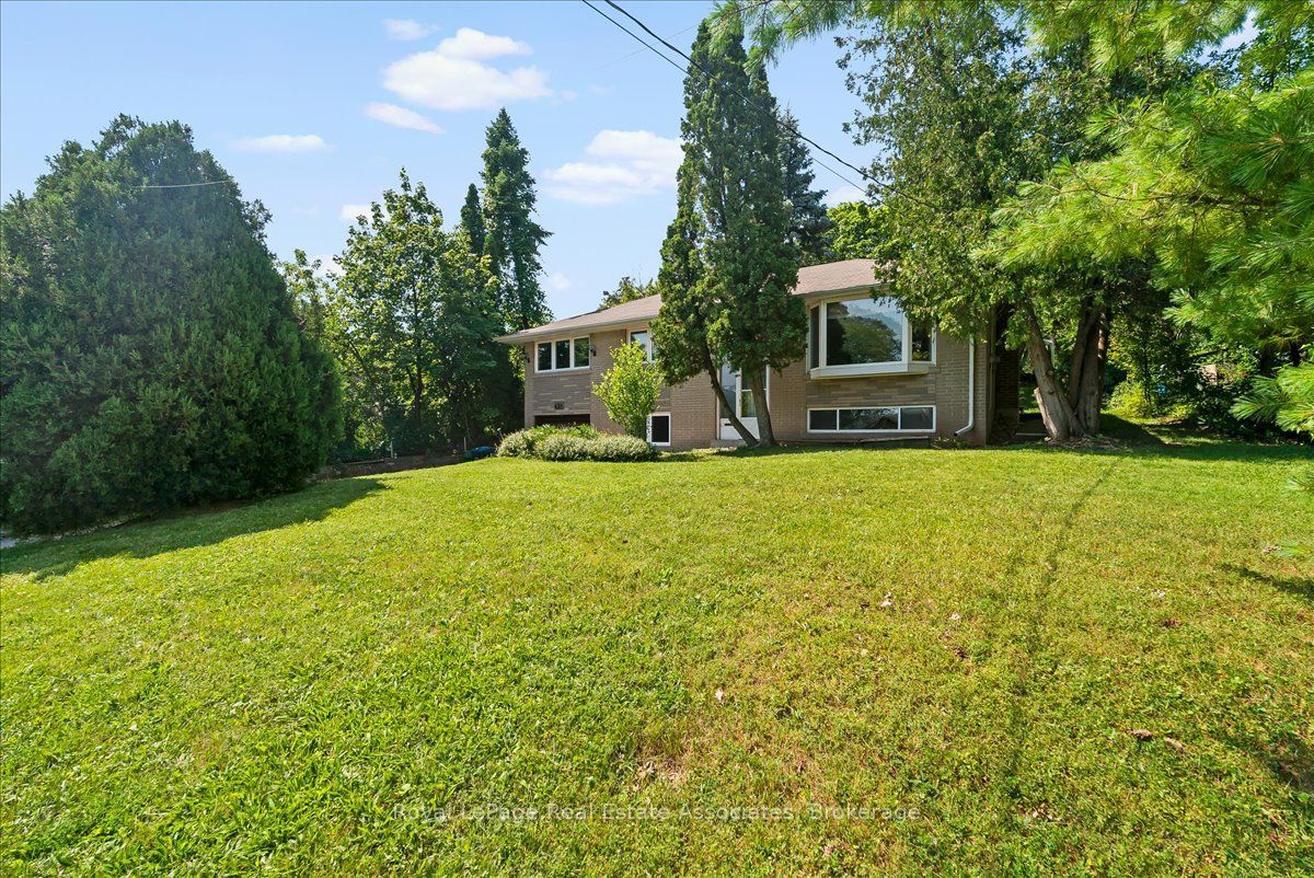 132 Vista Boulevard, Mississauga, ON L5M 1V9 photo 2