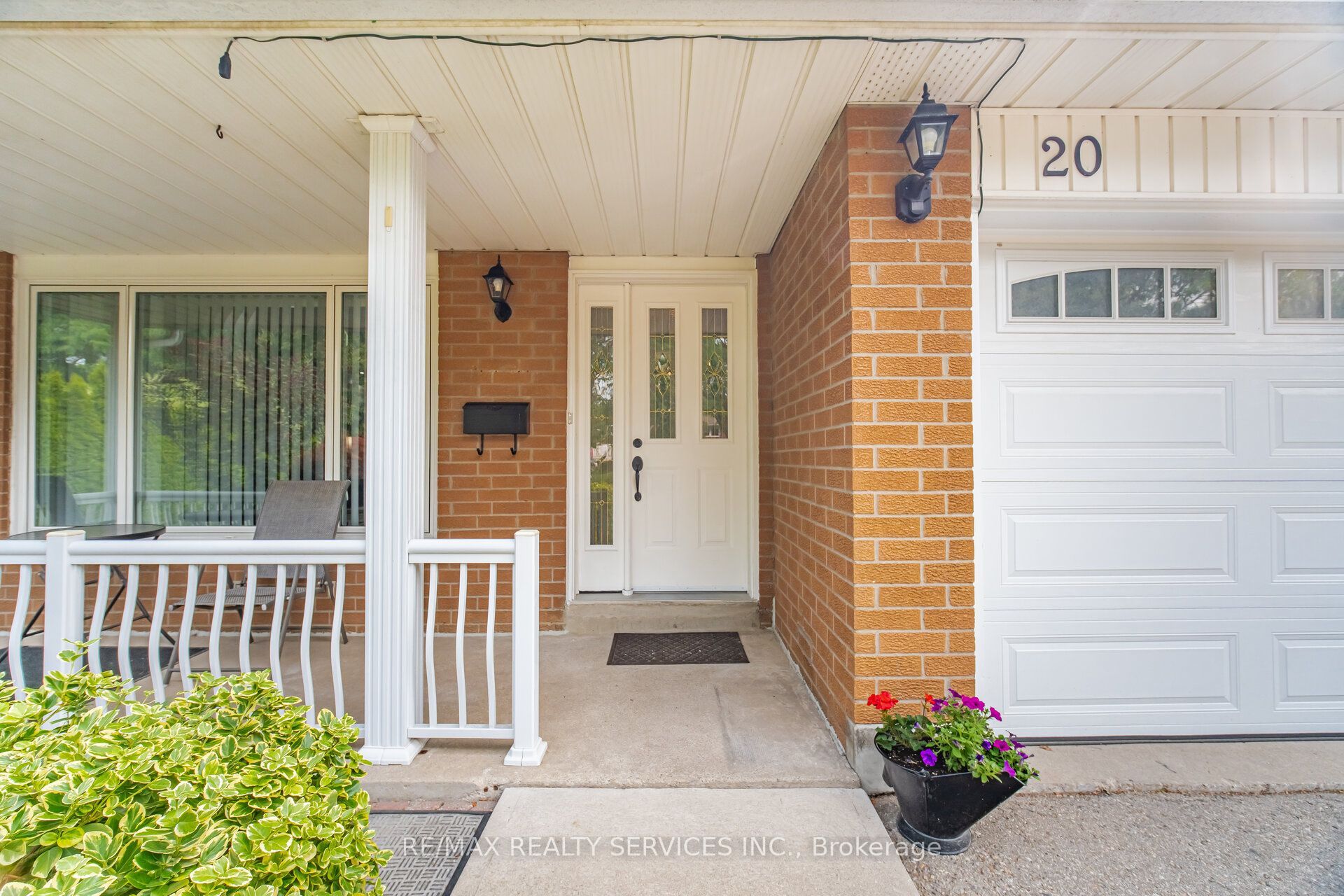 20 Malcolm Crescent, Brampton, ON L6S 3C8 photo 3