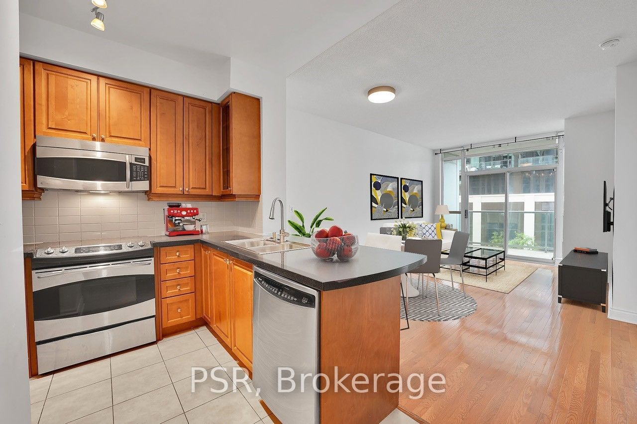 1910 Lake Shore Boulevard W 903, Toronto, ON M6S 1A5 photo 4