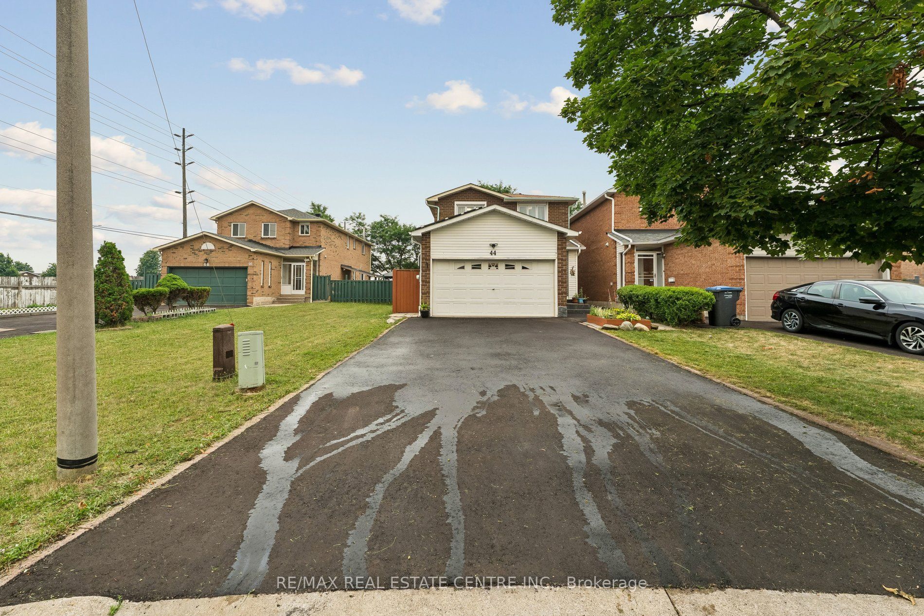 44 Adam Street, Brampton, ON L6Z 2R9 photo 2