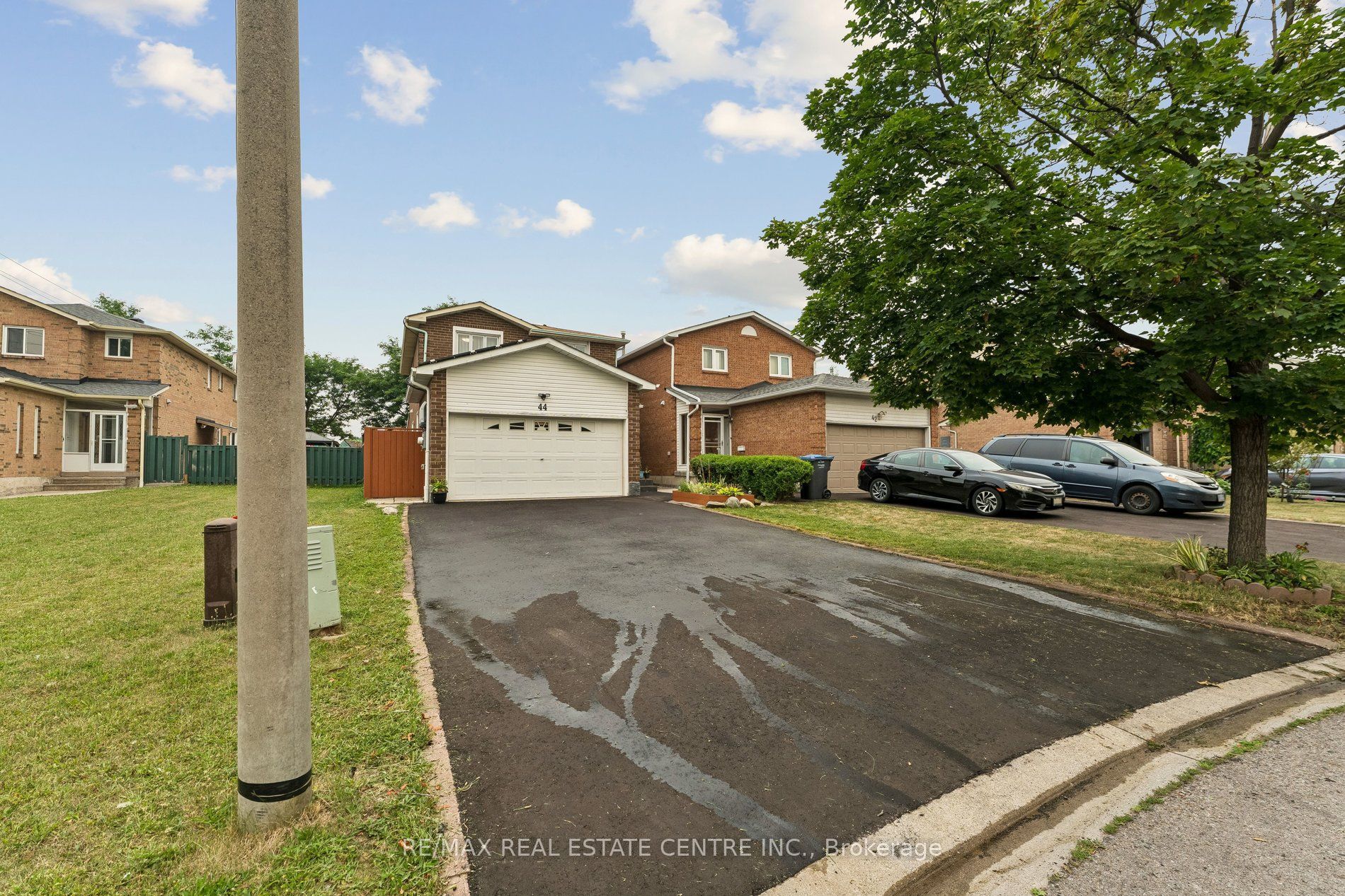 44 Adam Street, Brampton, ON L6Z 2R9 photo 3