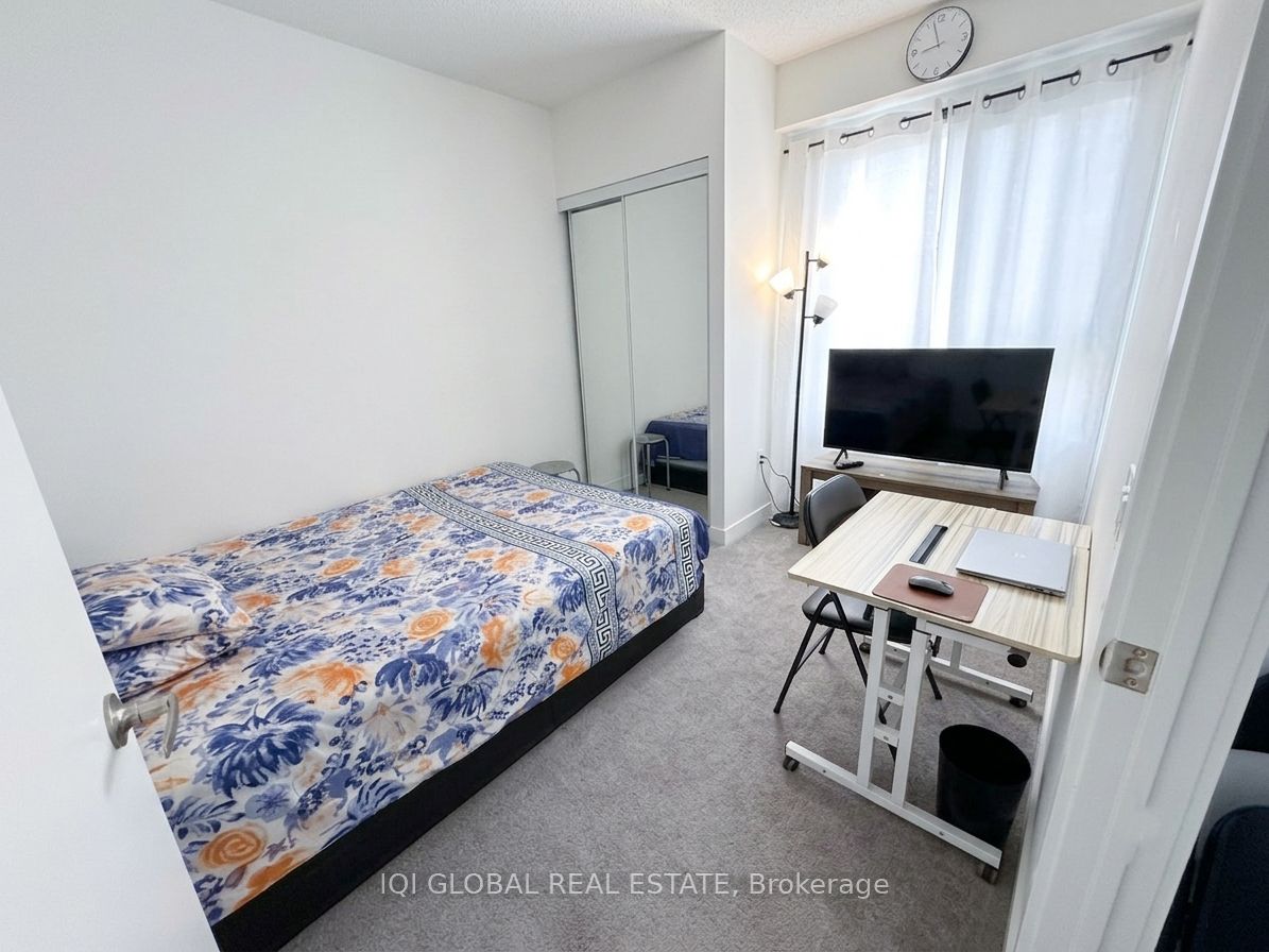 4010 Eglinton Avenue W 213, Toronto, ON M9A 0G5 photo 4