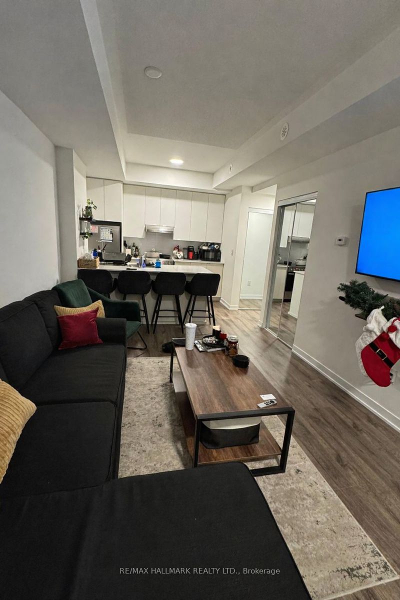 140 Canon Jackson Drive 111, Toronto, ON M6M 0B9