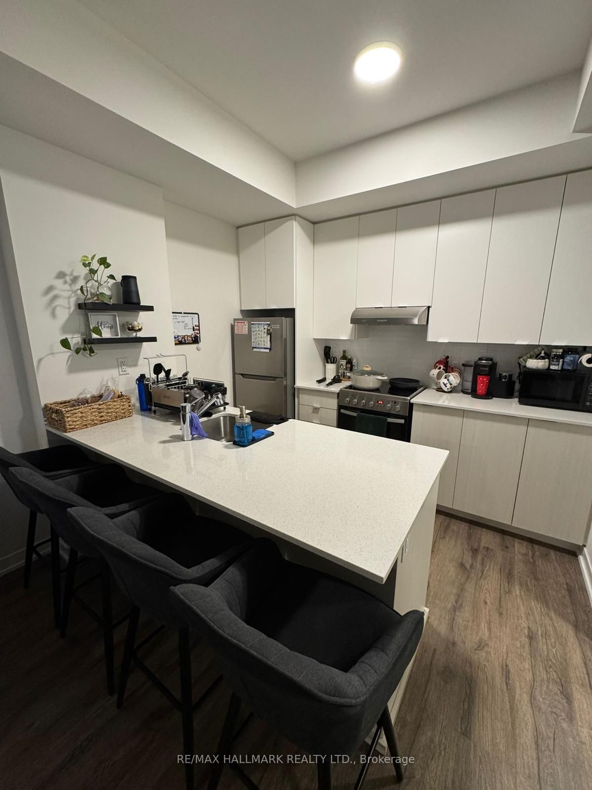 140 Canon Jackson Drive 111, Toronto, ON M6M 0B9 photo 2