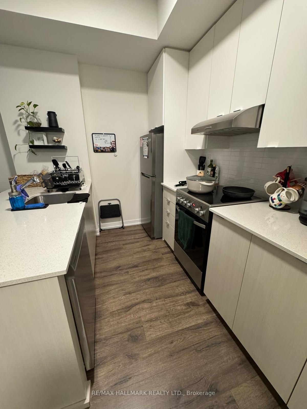 140 Canon Jackson Drive 111, Toronto, ON M6M 0B9 photo 4