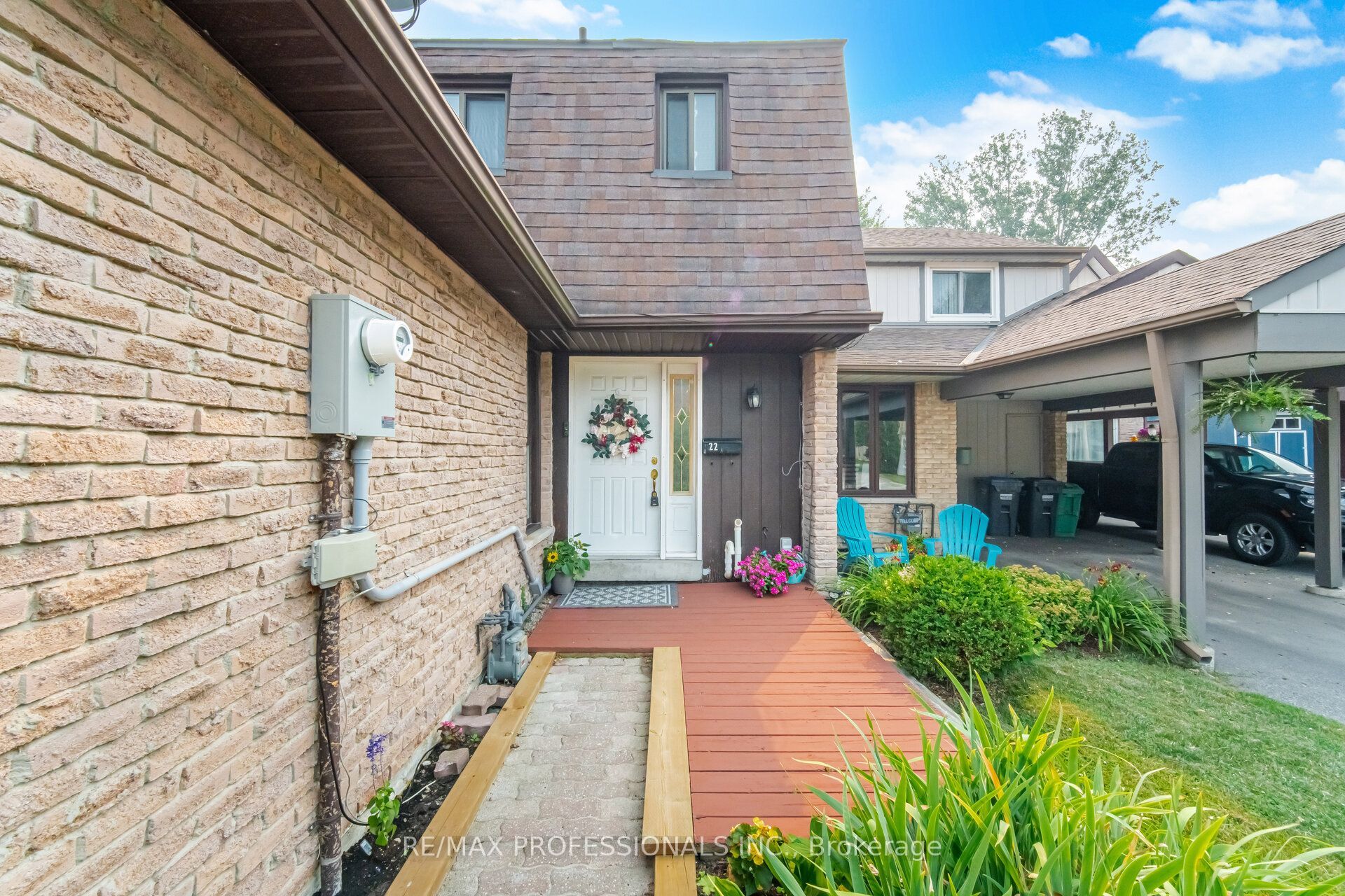22 Pontiac Court, Brampton, ON L6Z 1C1 photo 3