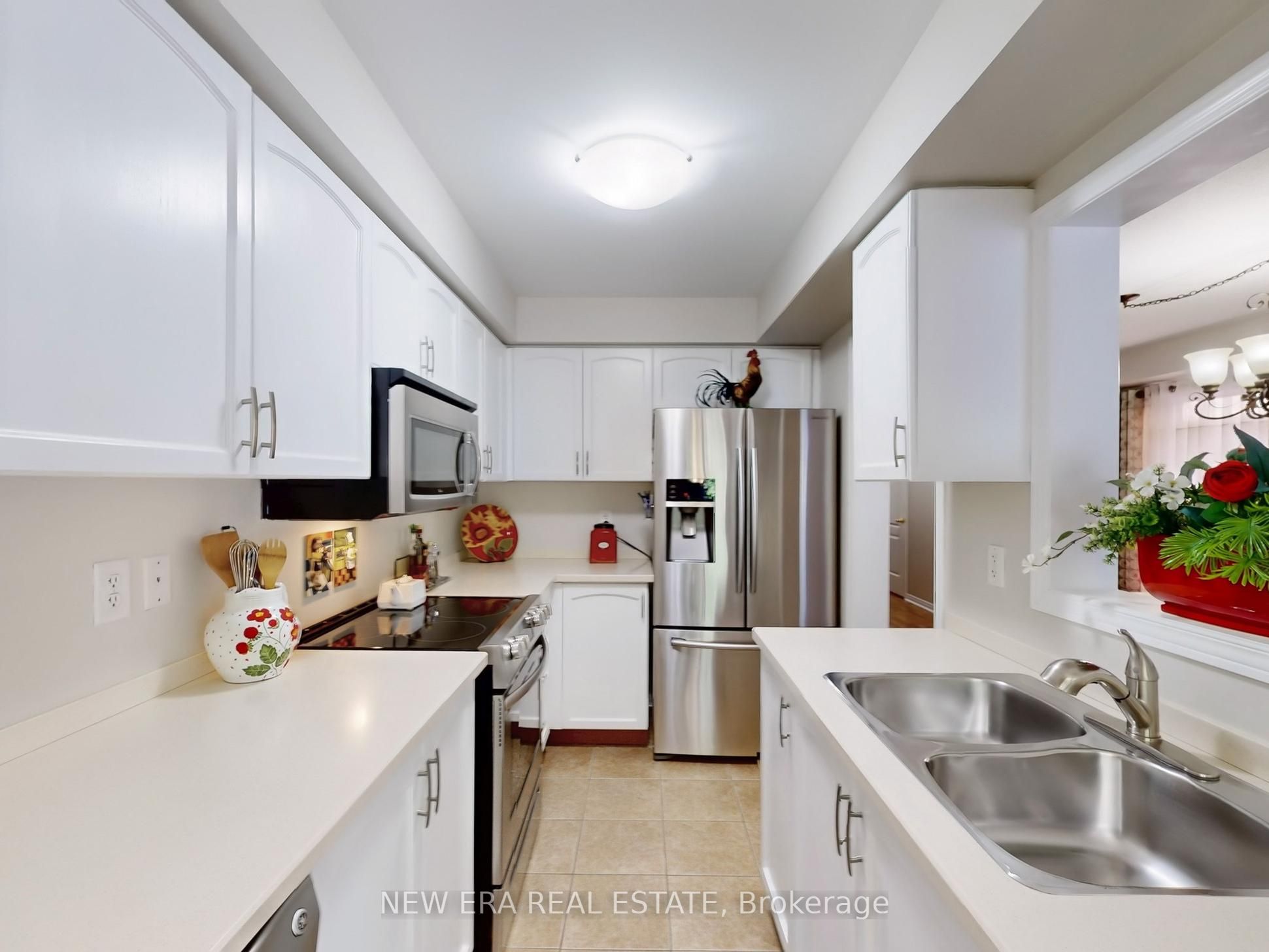 7360 Zinnia Place 16, Mississauga, ON L5W 2A1 photo 3