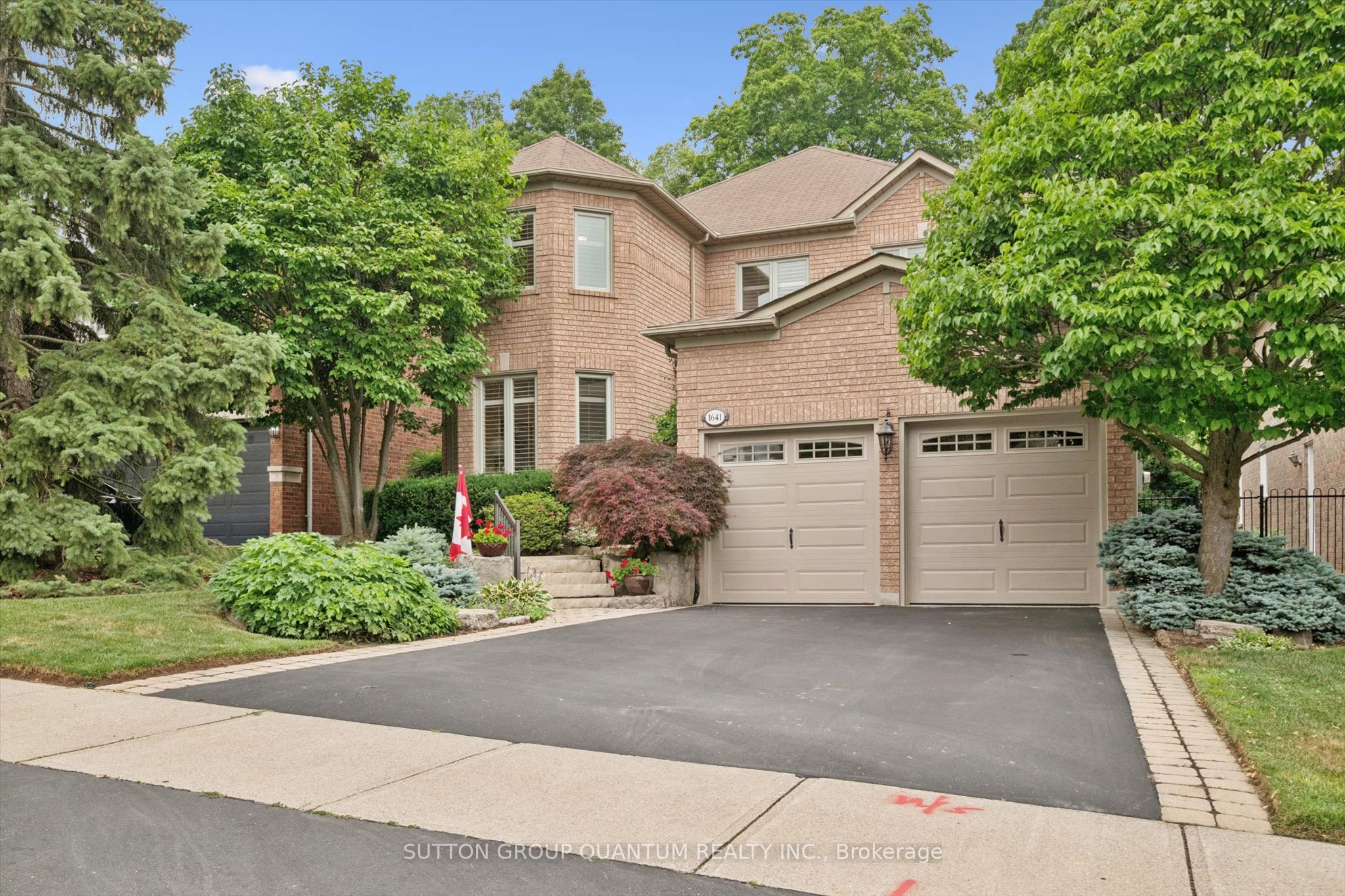 1641 Glenvista Drive, Oakville, ON L6H 6E9 photo 3