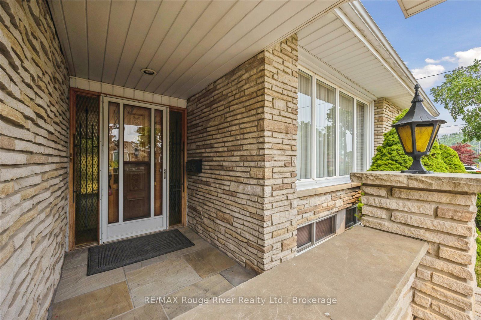 20 Tayrow Road, Toronto, ON M9W 2T9 photo 4