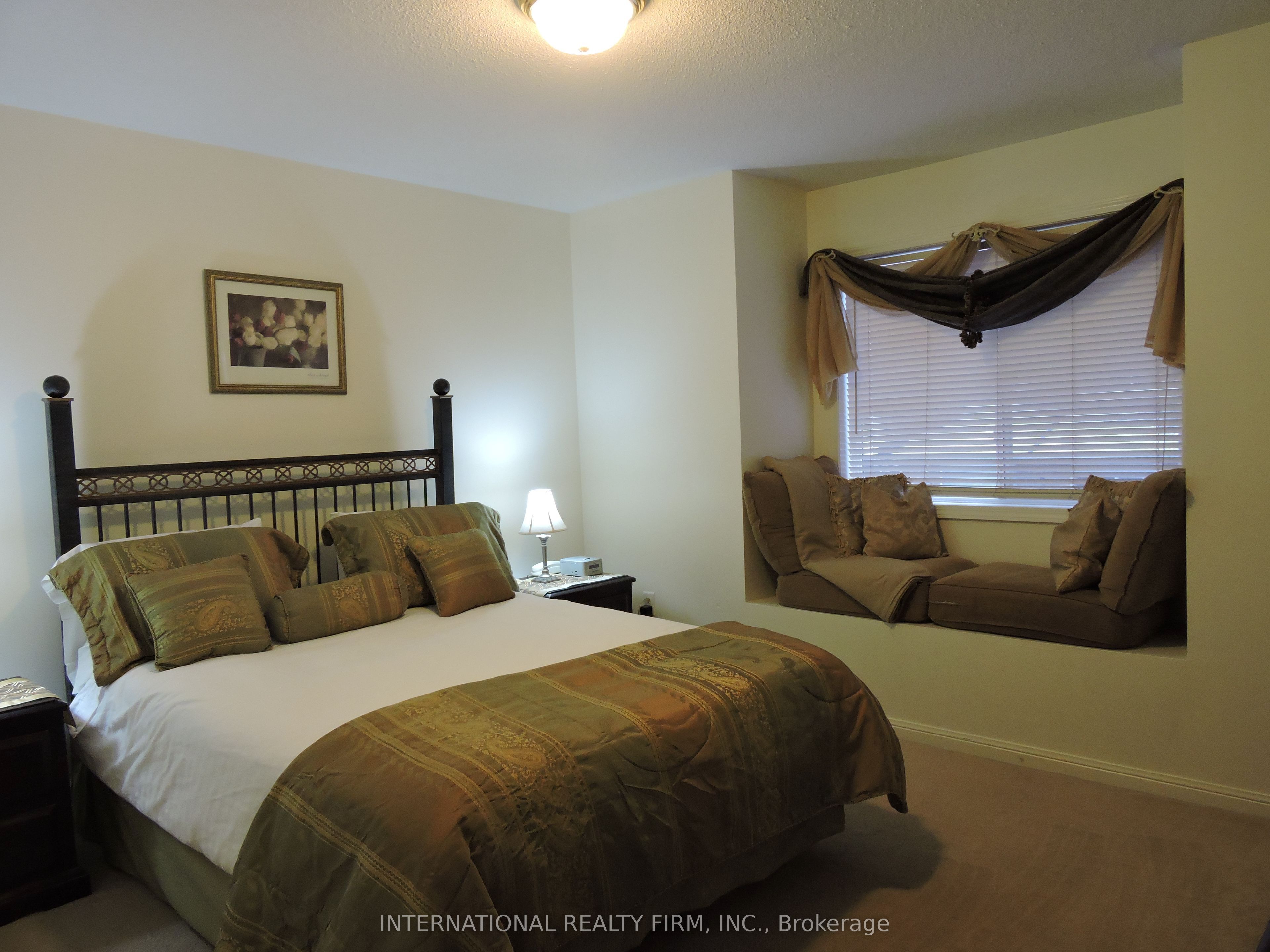 2453 Baintree Crescent, Oakville, ON L6M 4W9 photo 4