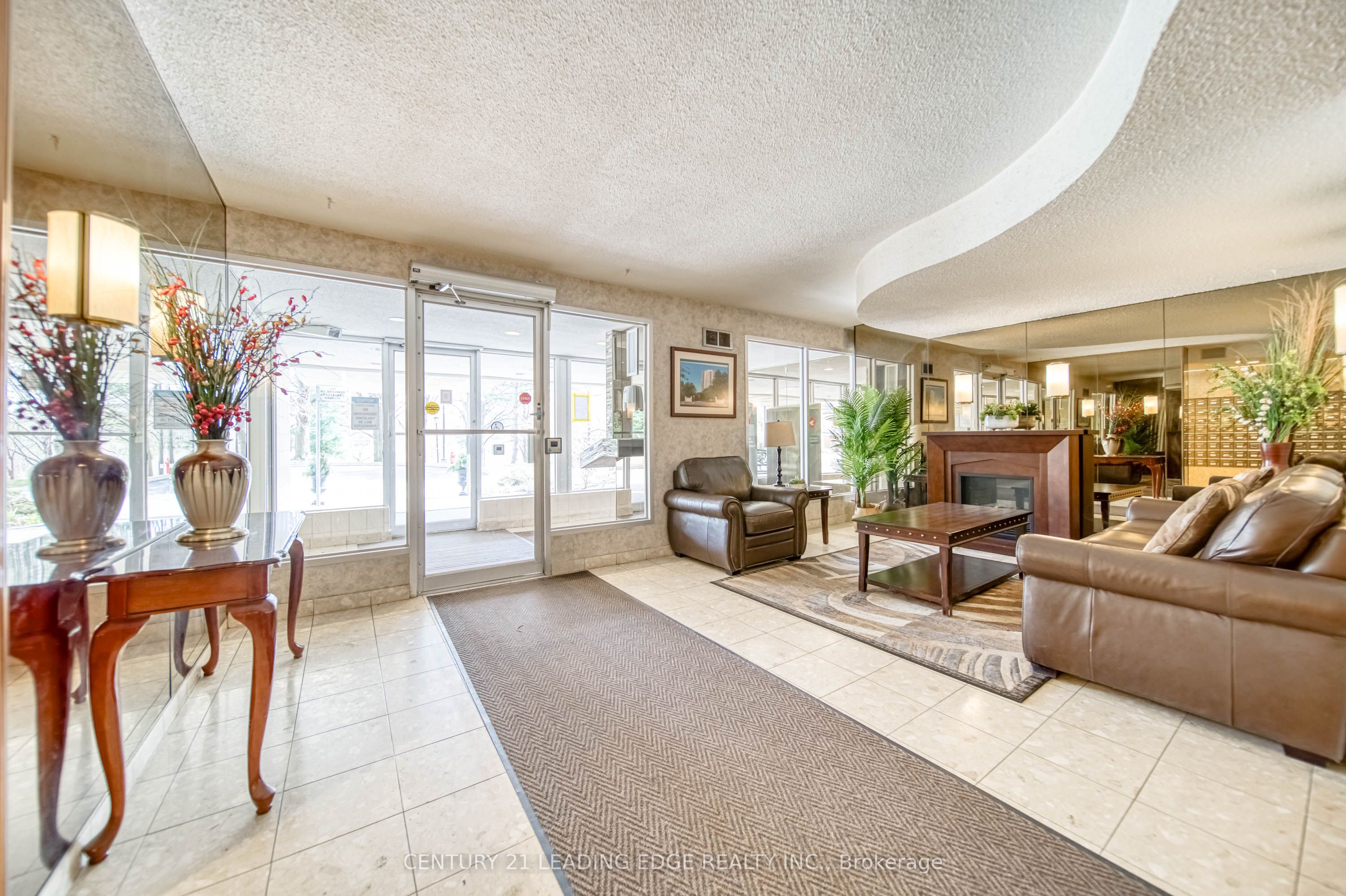 3100 Kirwin Avenue 1007, Mississauga, ON L5A 3S6 photo 2
