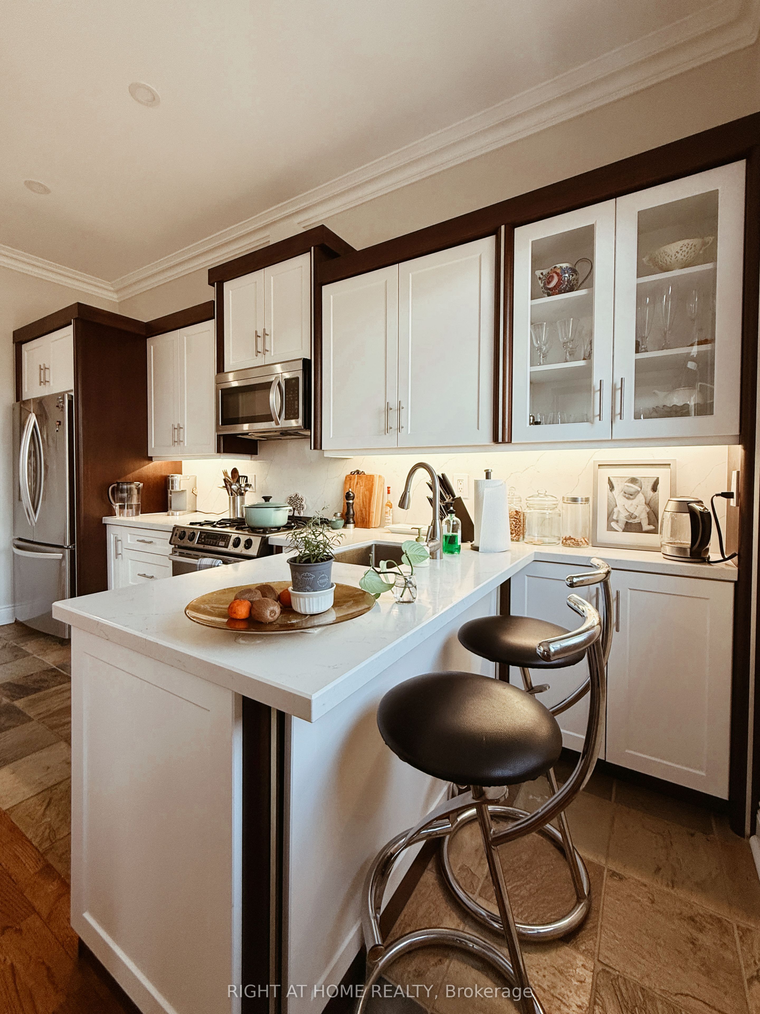 1186 Royal York Road 1, Toronto, ON M9A 4B3 photo 4