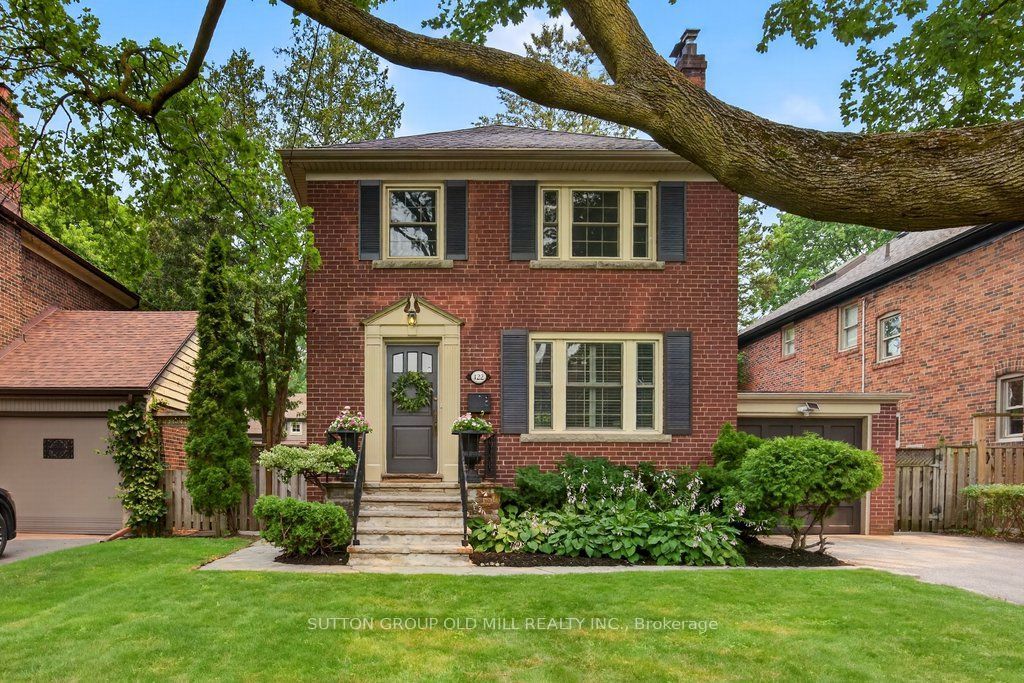 122 Strath Avenue, Toronto, ON M8X 1R5 photo 2