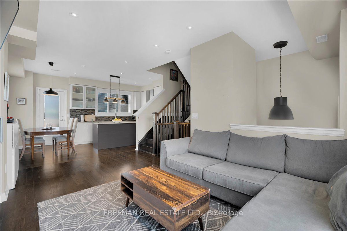 17 Locust Lodge Gardens, Toronto, ON M3K 0A9 photo 3