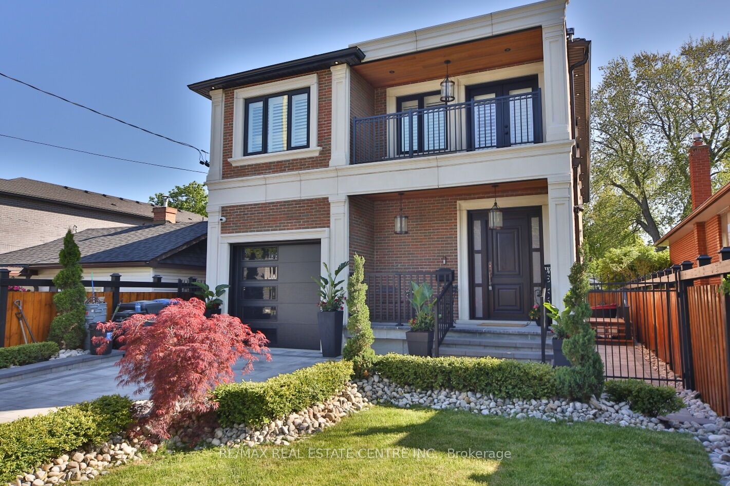 1098 Meredith Avenue, Mississauga, ON L5E 2E1