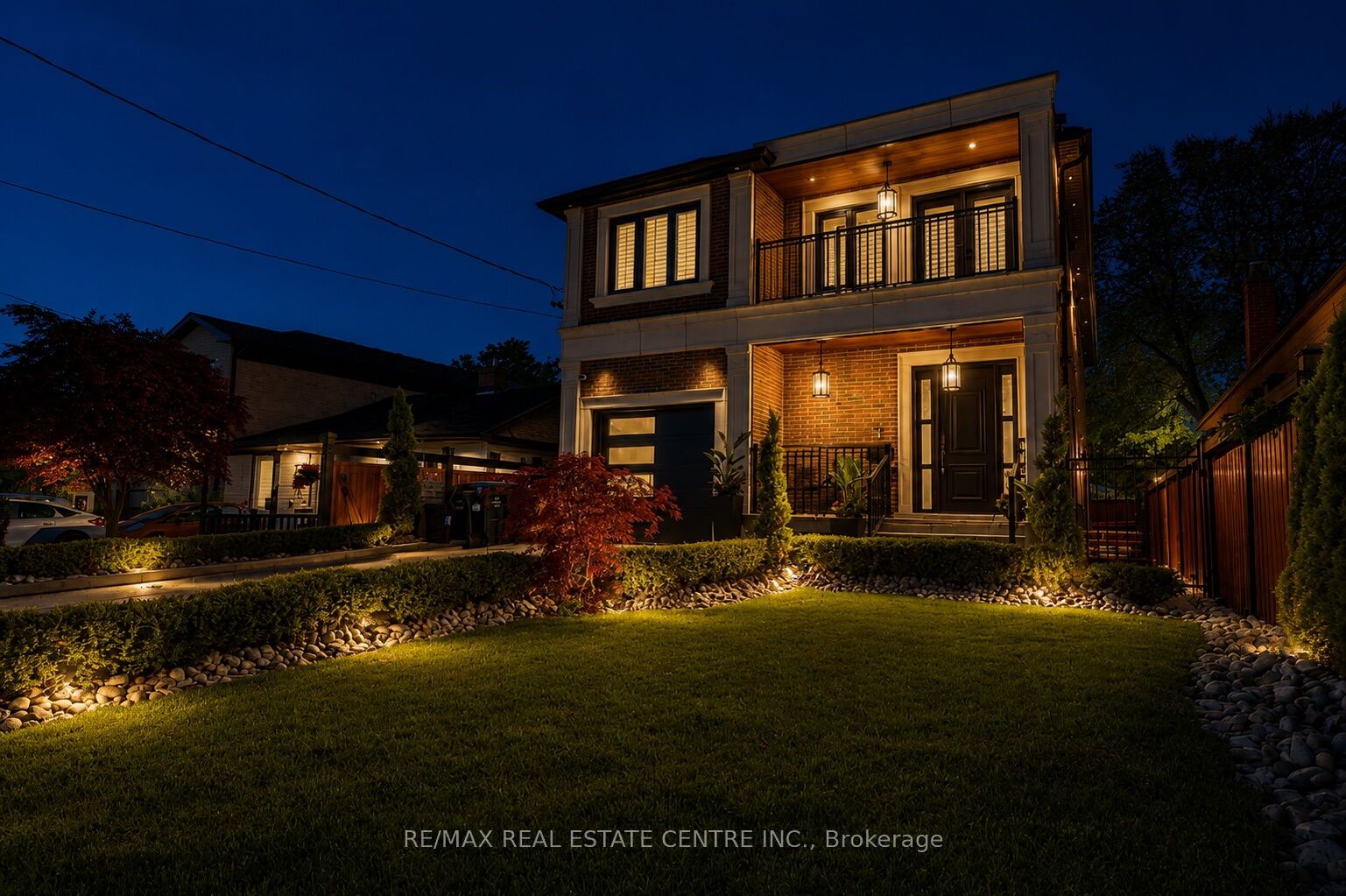 1098 Meredith Avenue, Mississauga, ON L5E 2E1 photo 2
