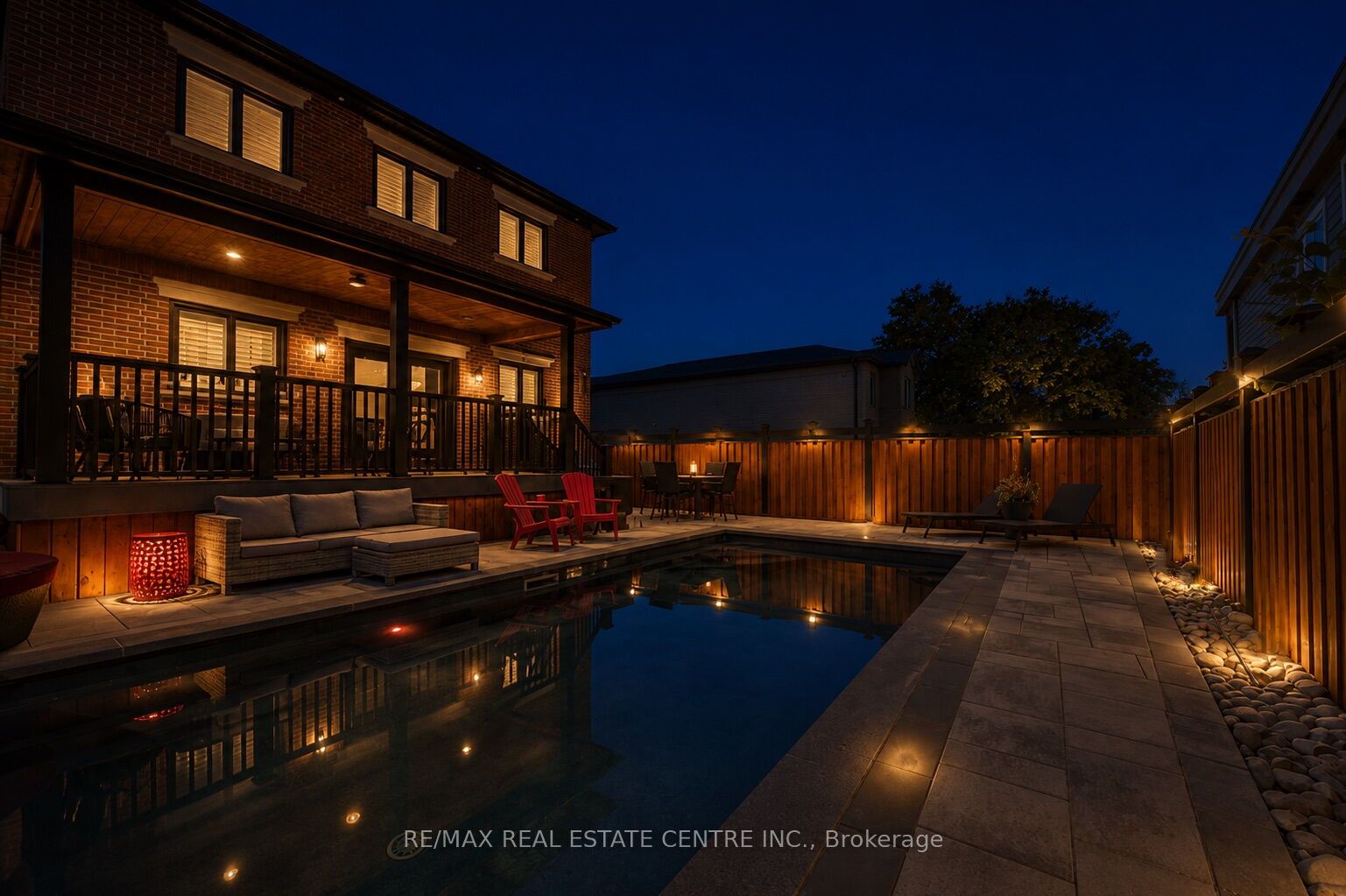 1098 Meredith Avenue, Mississauga, ON L5E 2E1 photo 3