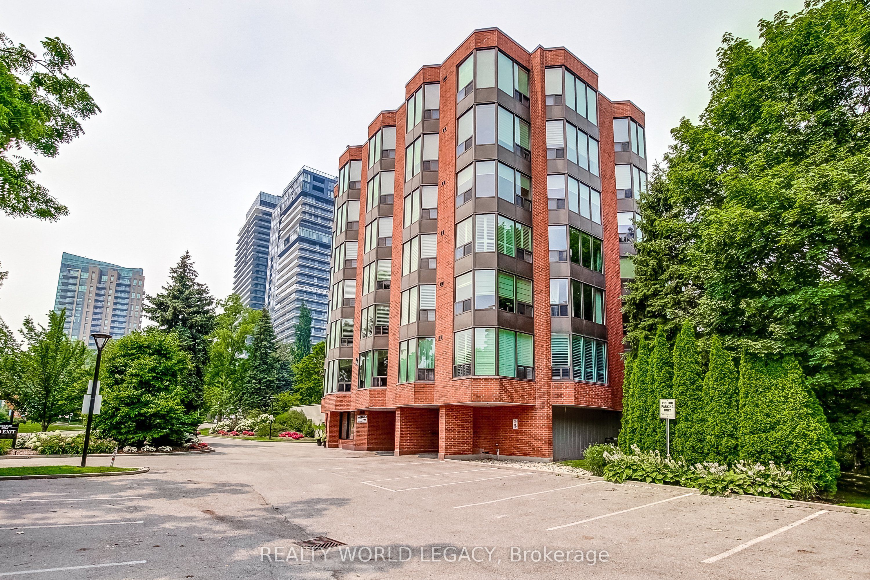 2121 Lakeshore Road 501, Burlington, ON L7R 1C9 photo 2