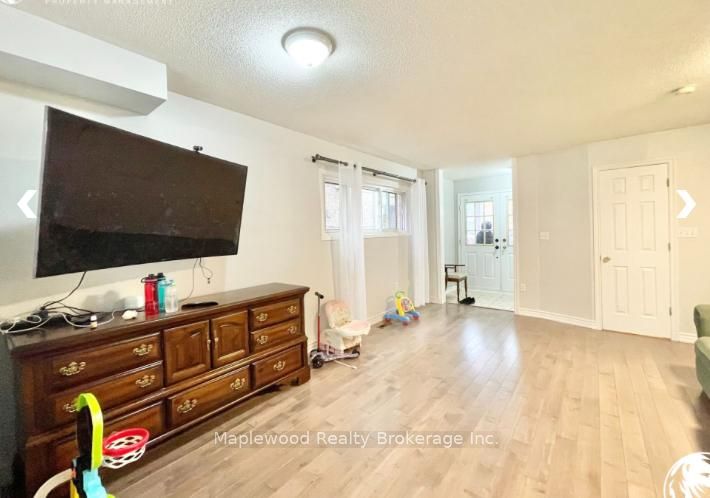 7028 Black Walnut Trail, Mississauga, ON L5N 7N7 photo 2